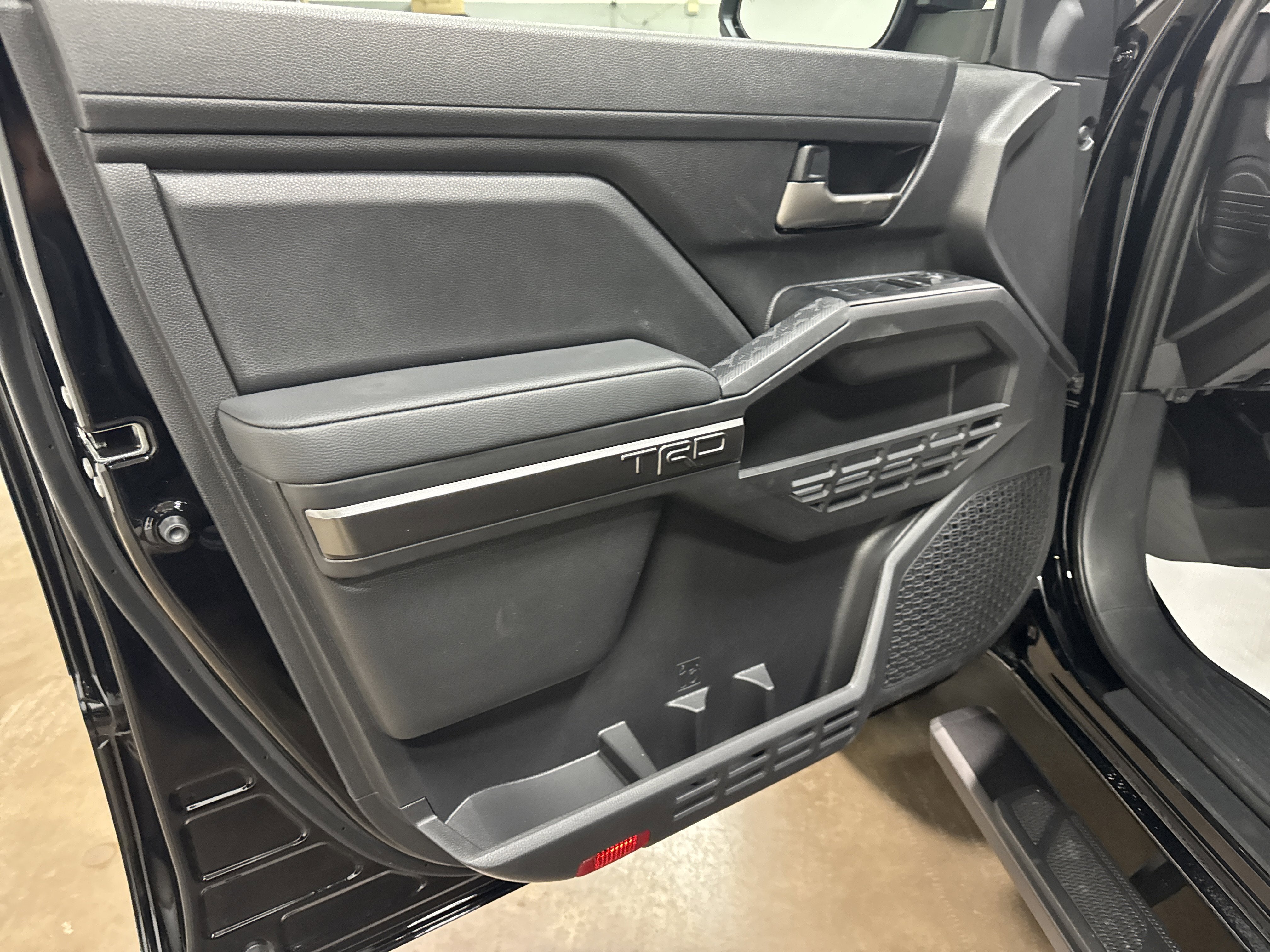 2025 Toyota Tacoma i-FORCE MAX TRD Off-Road i-FORCE MAX