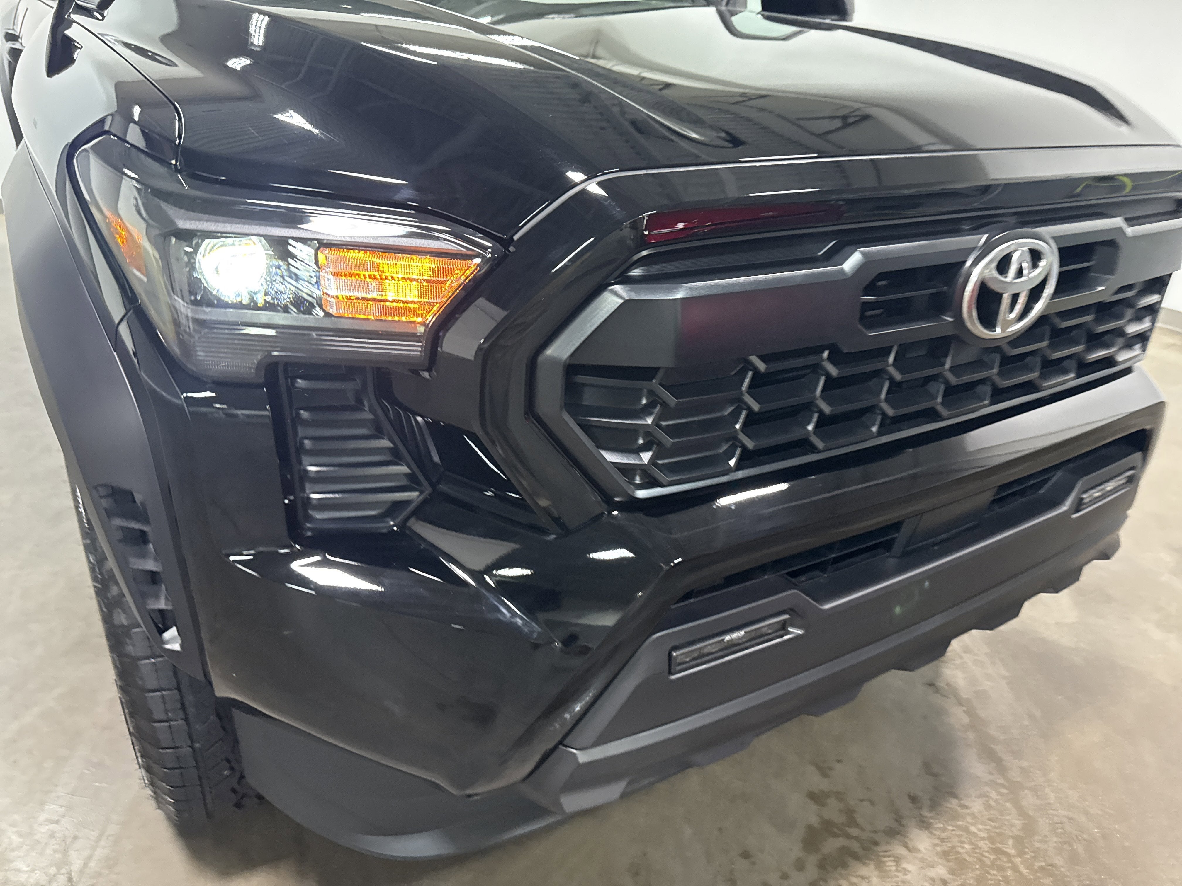 2025 Toyota Tacoma i-FORCE MAX TRD Off-Road i-FORCE MAX