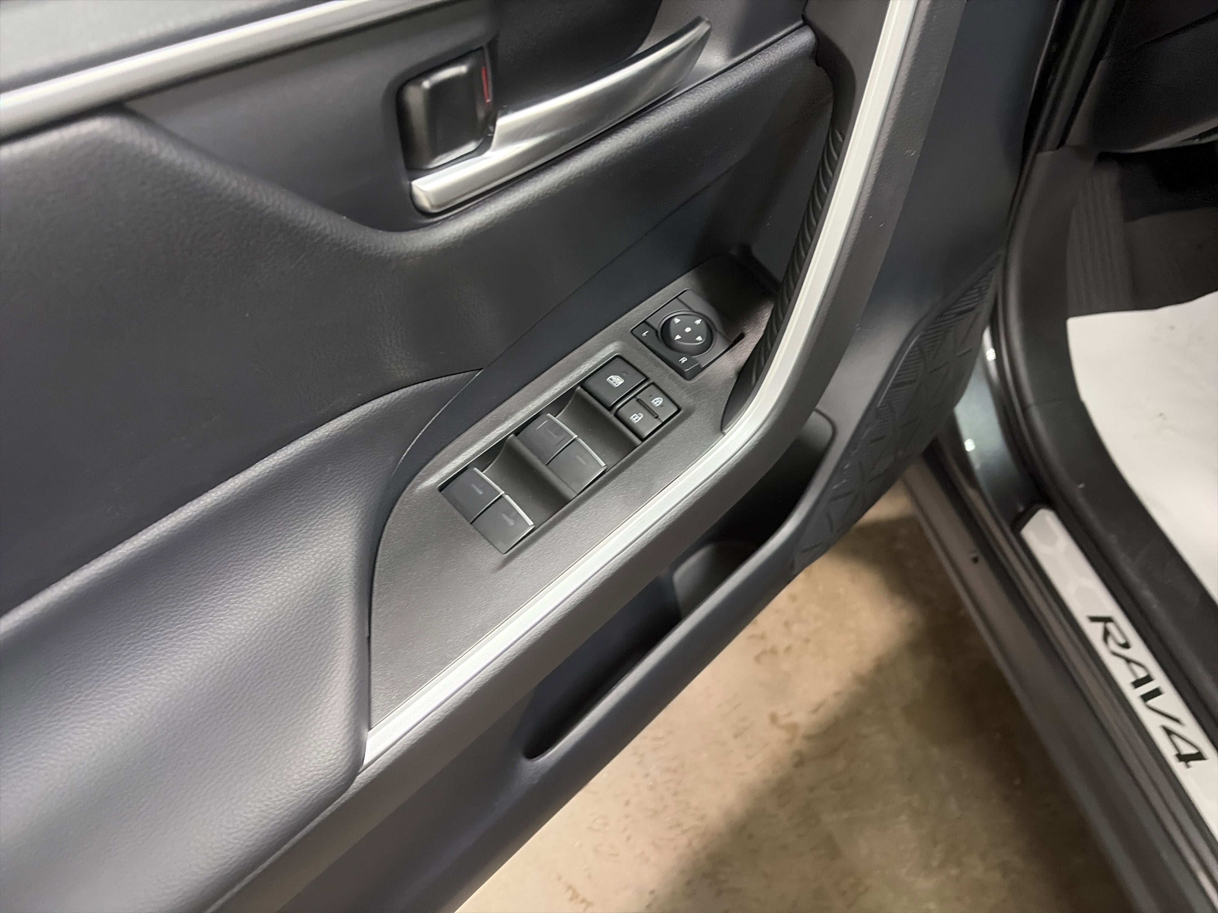 2025 Toyota RAV4 Hybrid Hybrid XLE