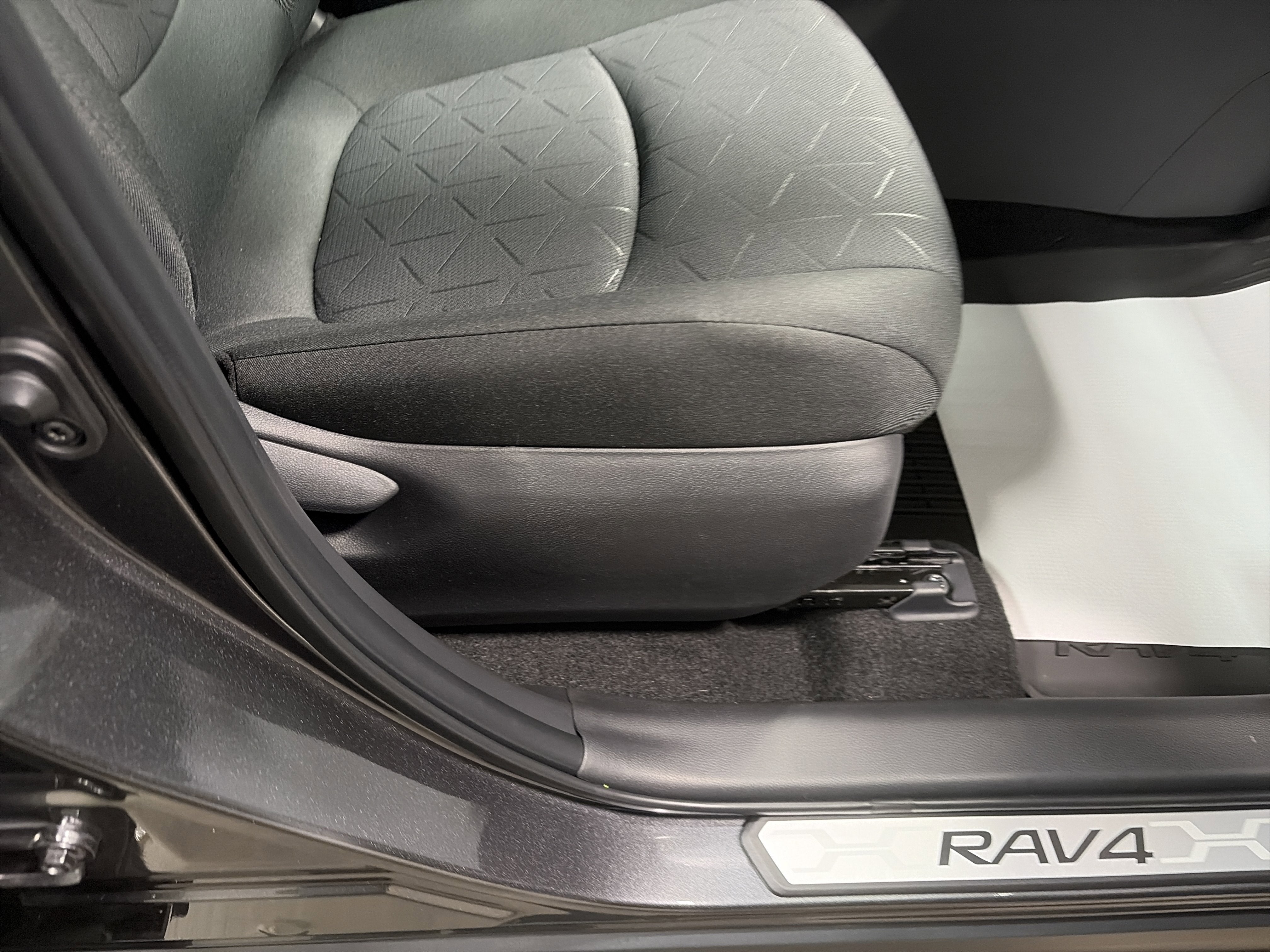 2025 Toyota RAV4 Hybrid Hybrid XLE