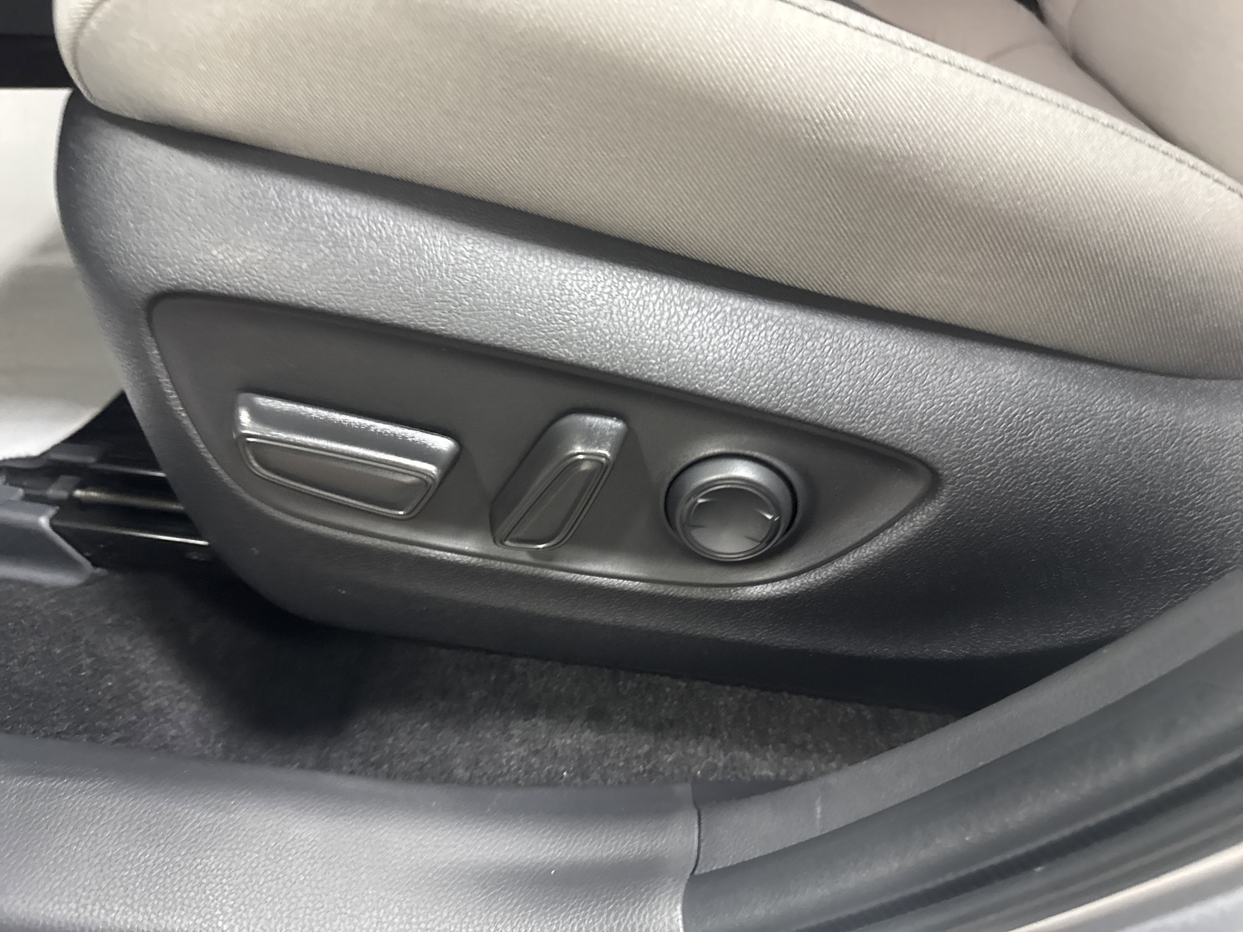 2025 Toyota RAV4 Hybrid Hybrid XLE