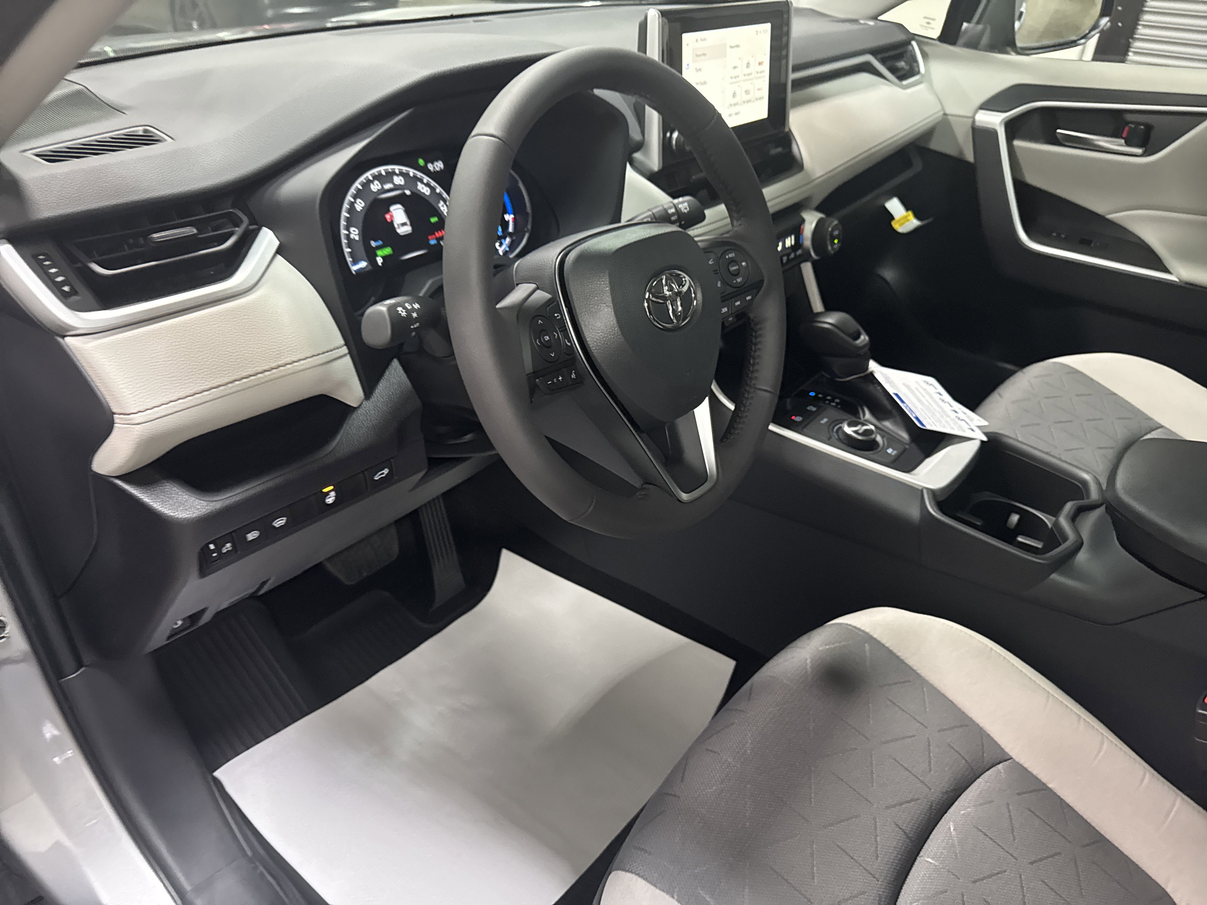 2025 Toyota RAV4 Hybrid Hybrid XLE