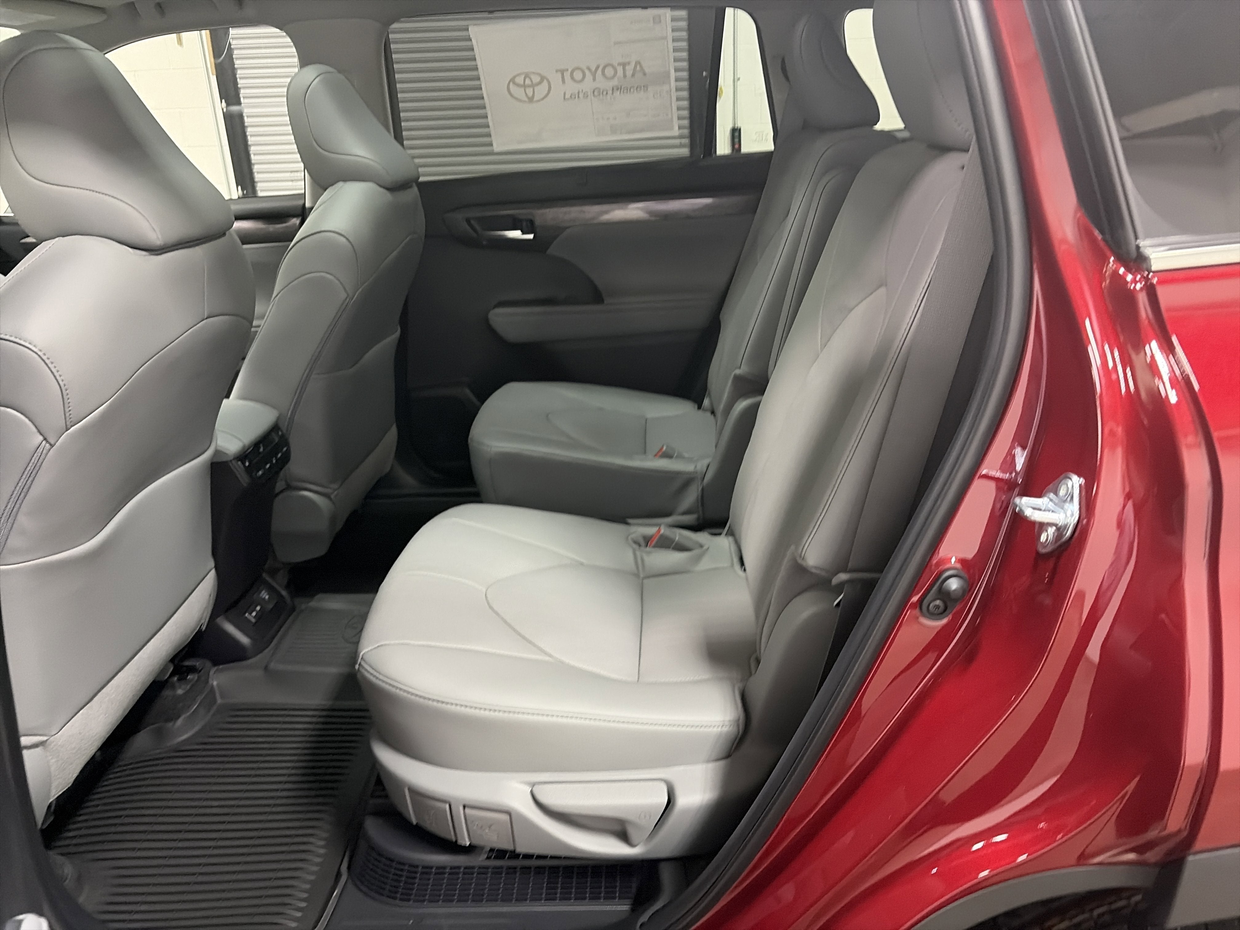 2026 Toyota Highlander Hybrid Hybrid Platinum