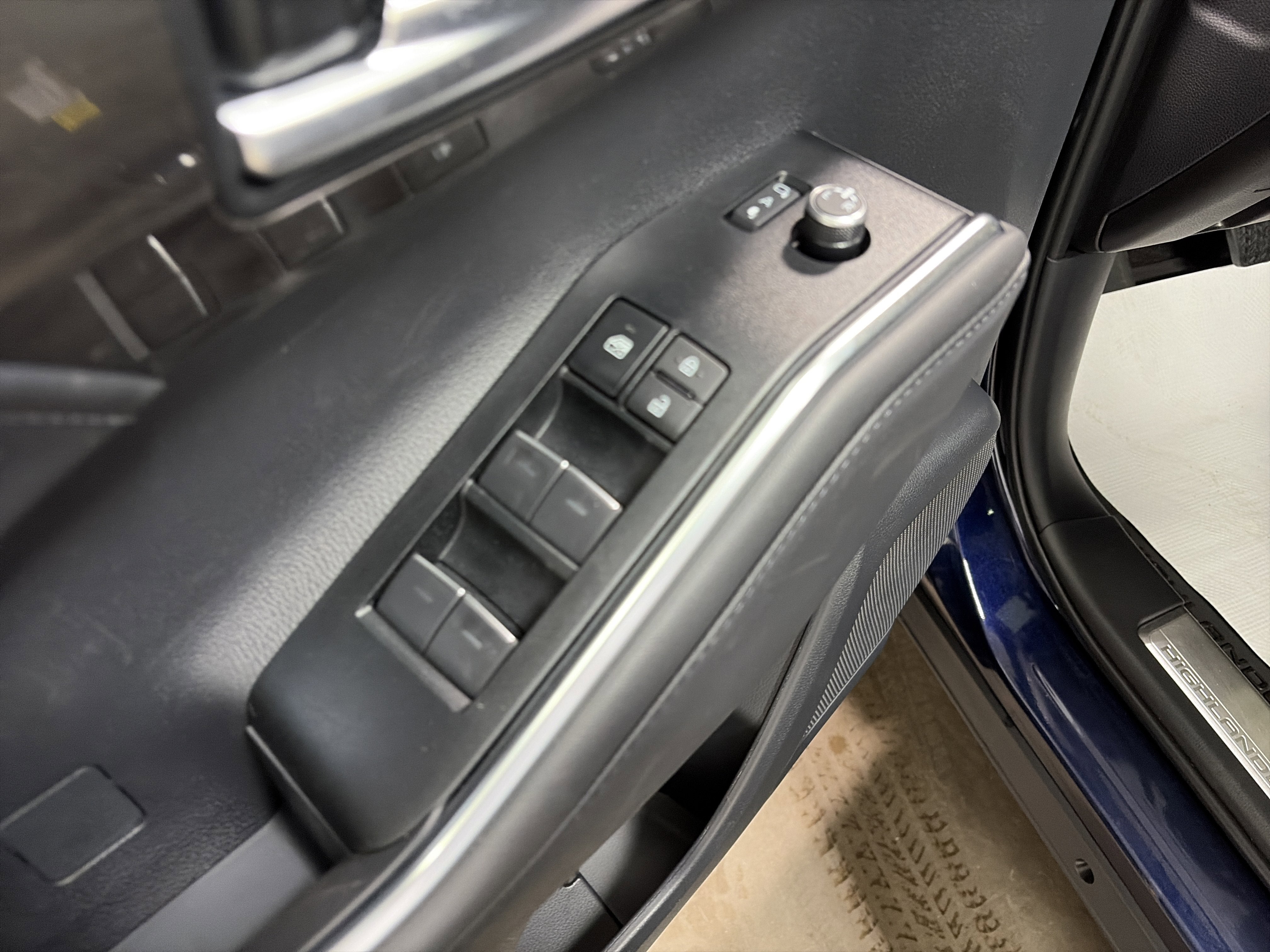 2026 Toyota Highlander Hybrid Hybrid Platinum