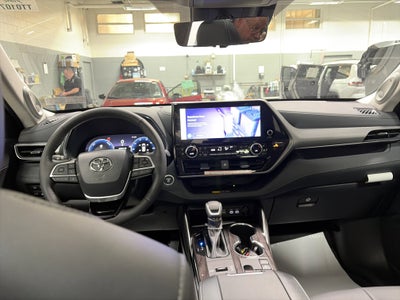 2026 Toyota Highlander Hybrid Hybrid Platinum