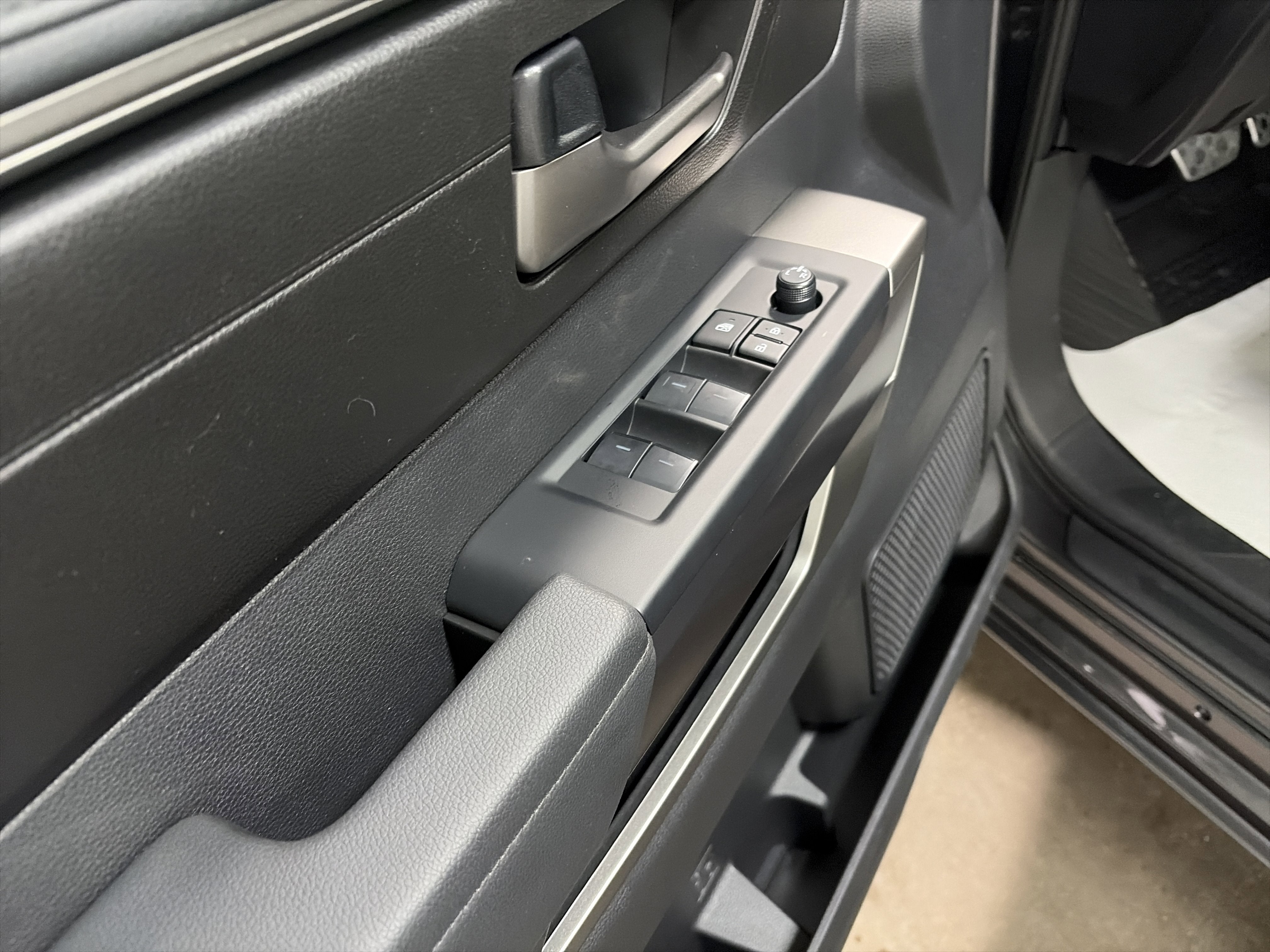 2026 Toyota Tundra SR5 CrewMax 5.5' Bed