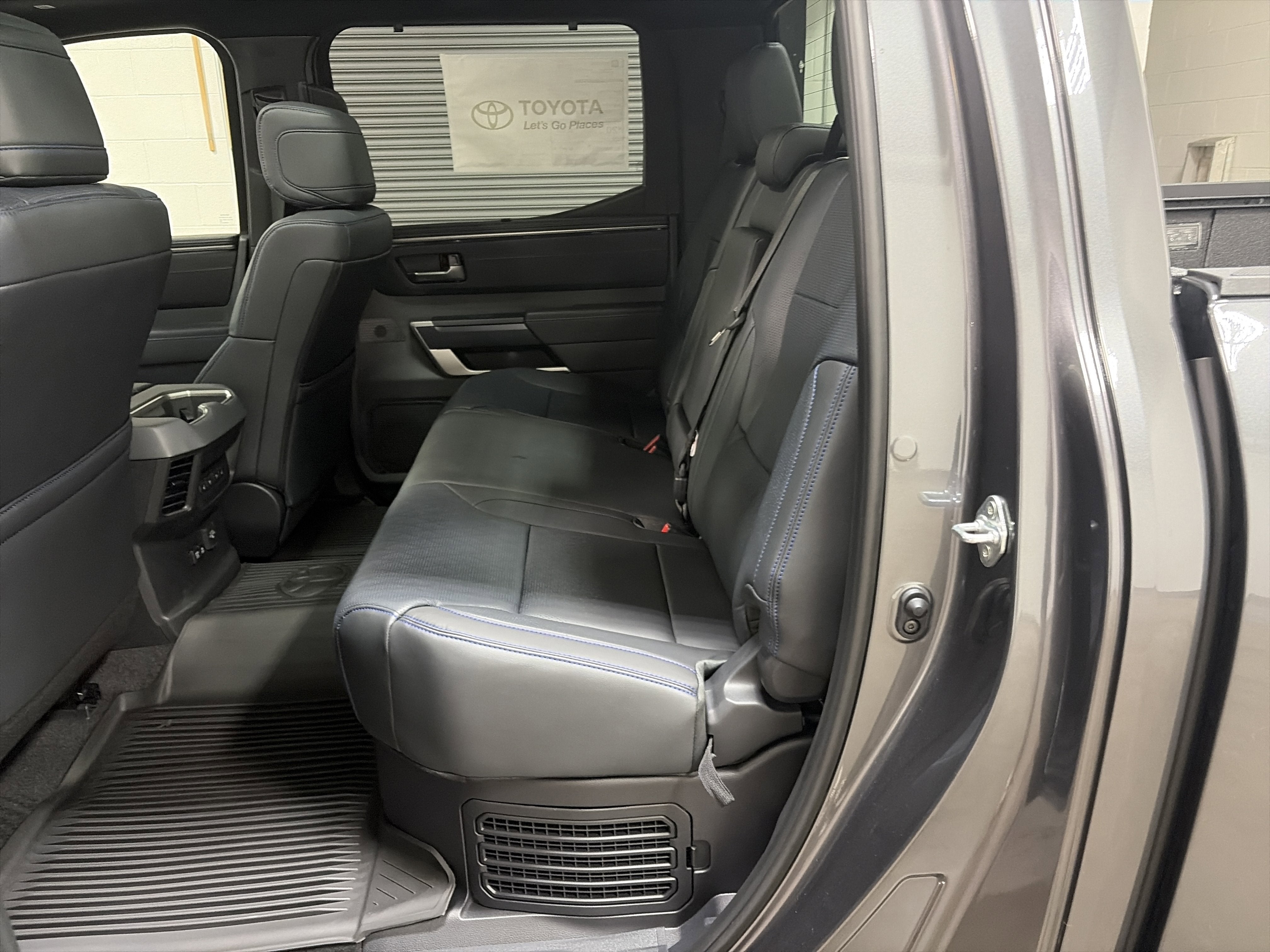2026 Toyota Tundra i-FORCE MAX Platinum i-FORCE MAX