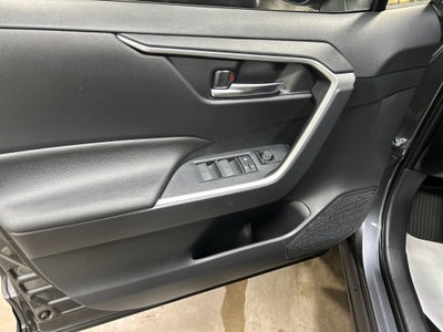 2025 Toyota RAV4 Plug-in Hybrid SE