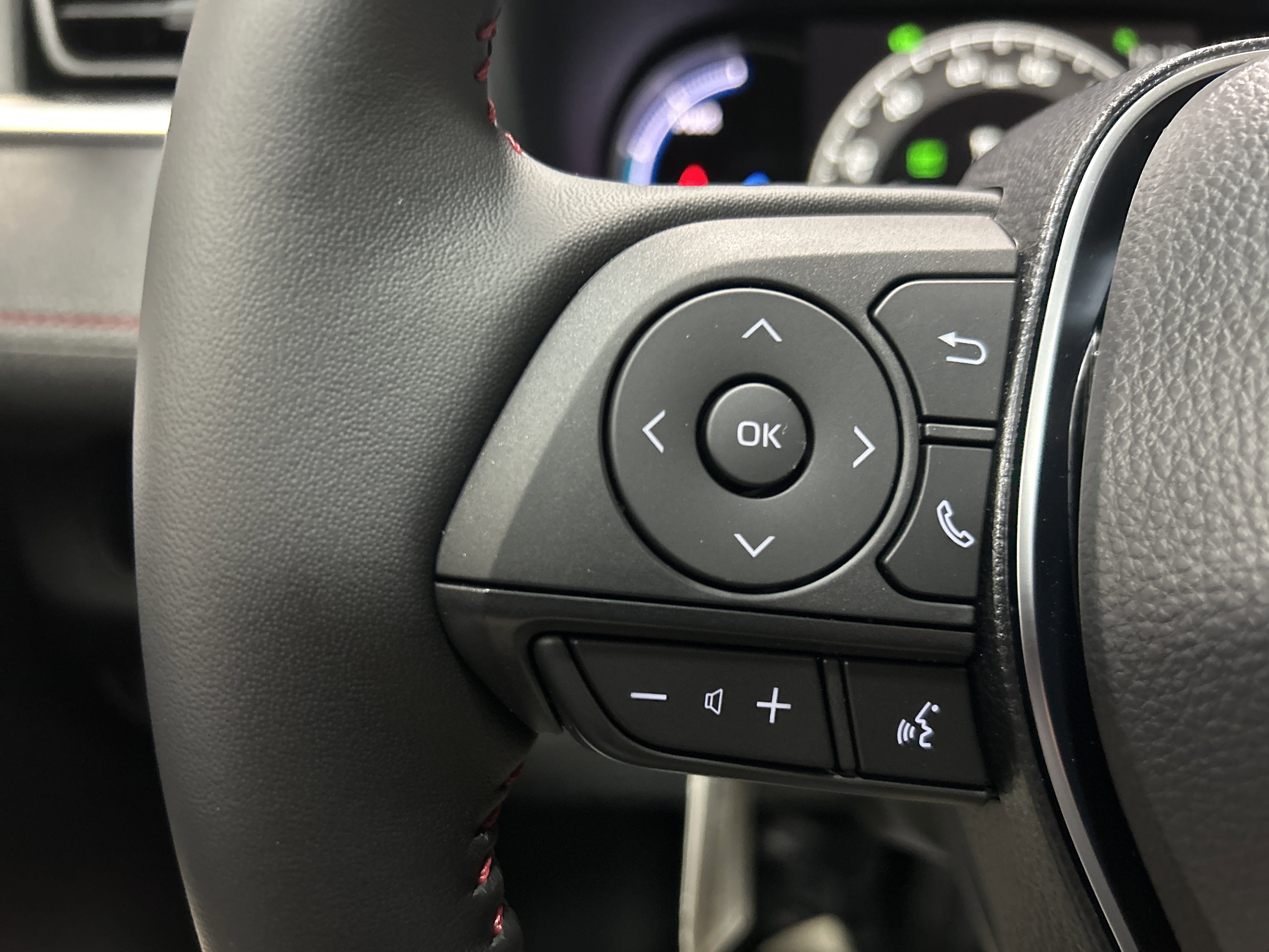 2025 Toyota RAV4 Plug-in Hybrid SE