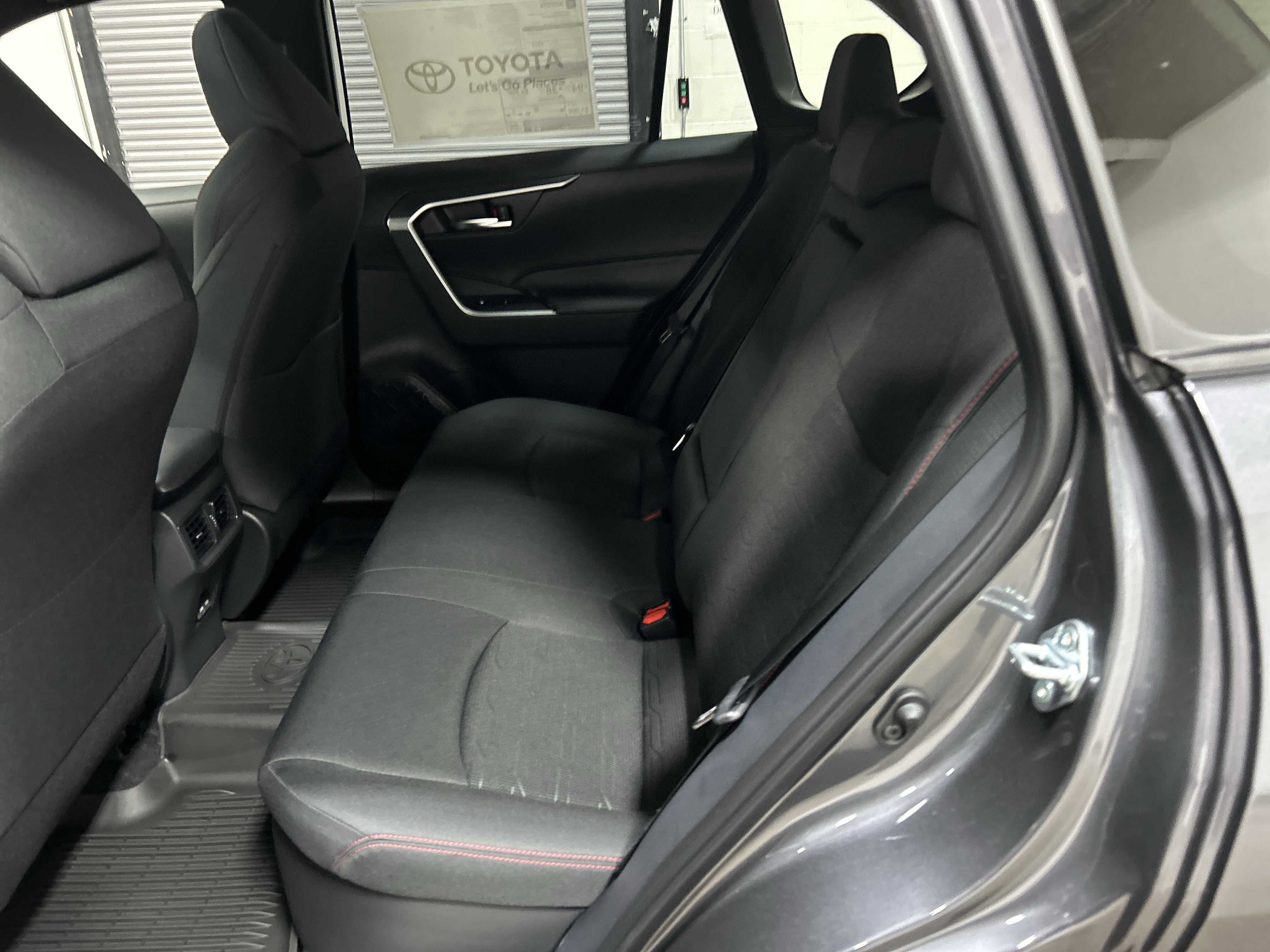 2025 Toyota RAV4 Plug-in Hybrid SE