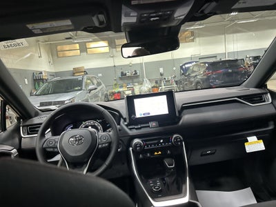 2025 Toyota RAV4 Plug-in Hybrid SE