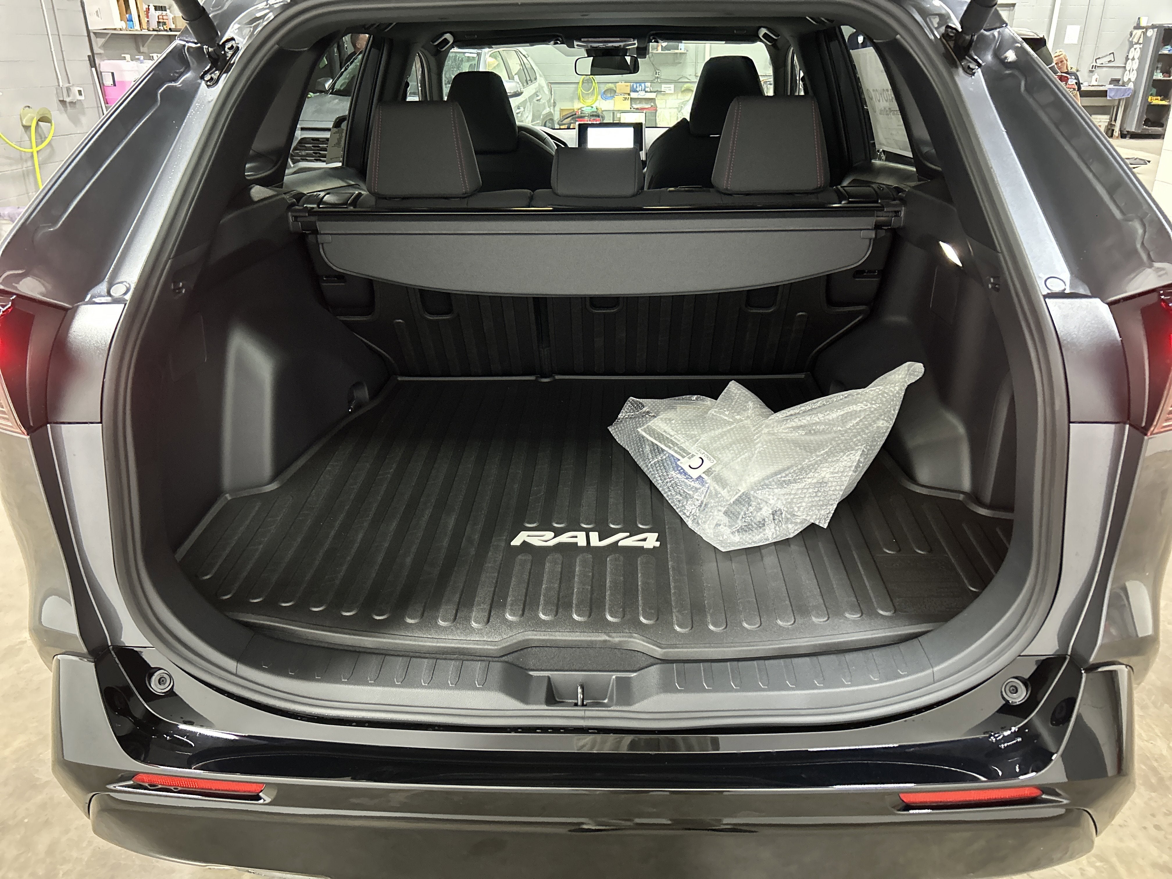 2025 Toyota RAV4 Plug-in Hybrid SE