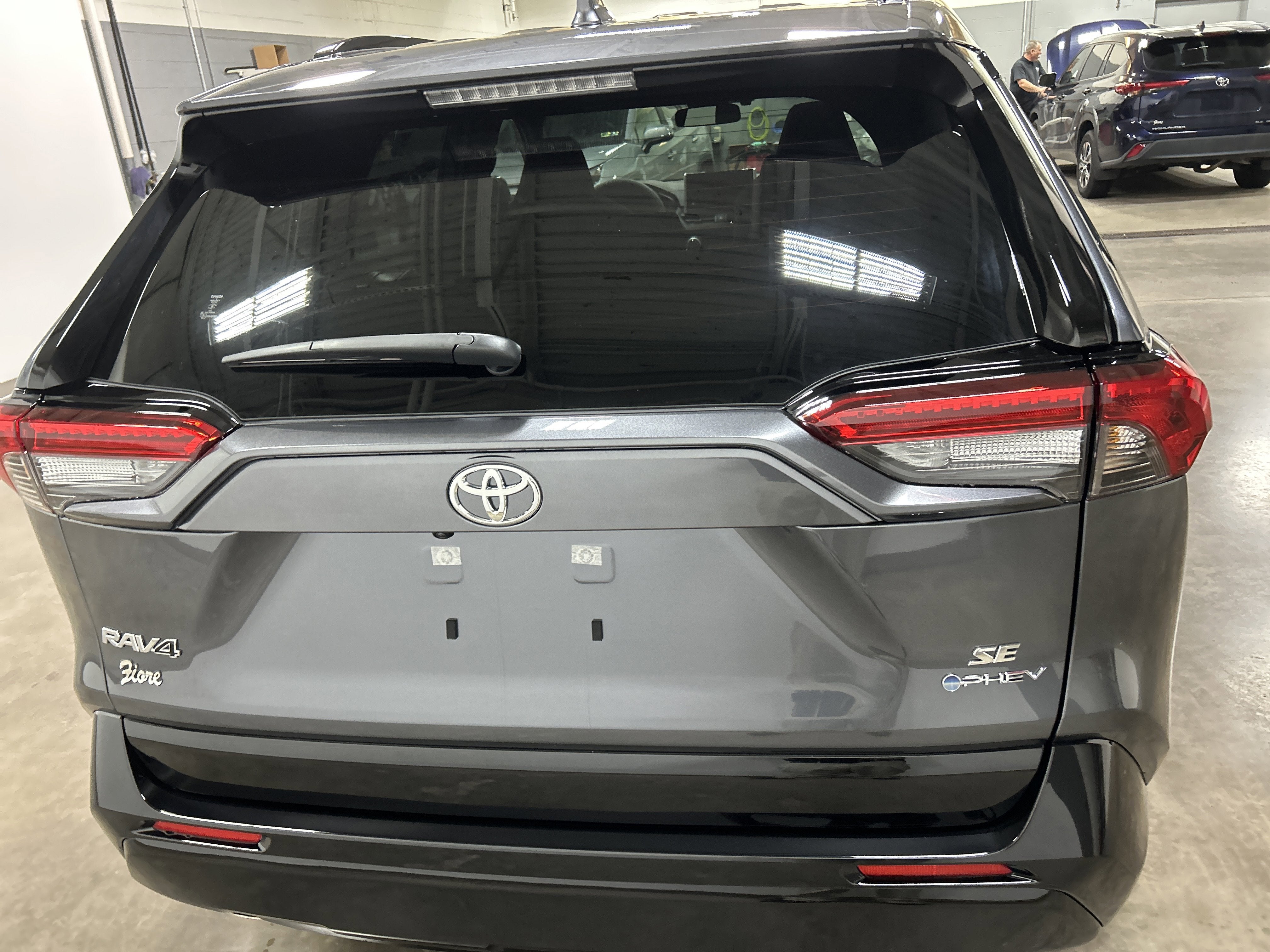 2025 Toyota RAV4 Plug-in Hybrid SE