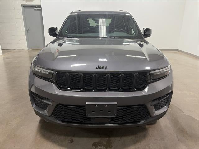 2022 Jeep Grand Cherokee Altitude