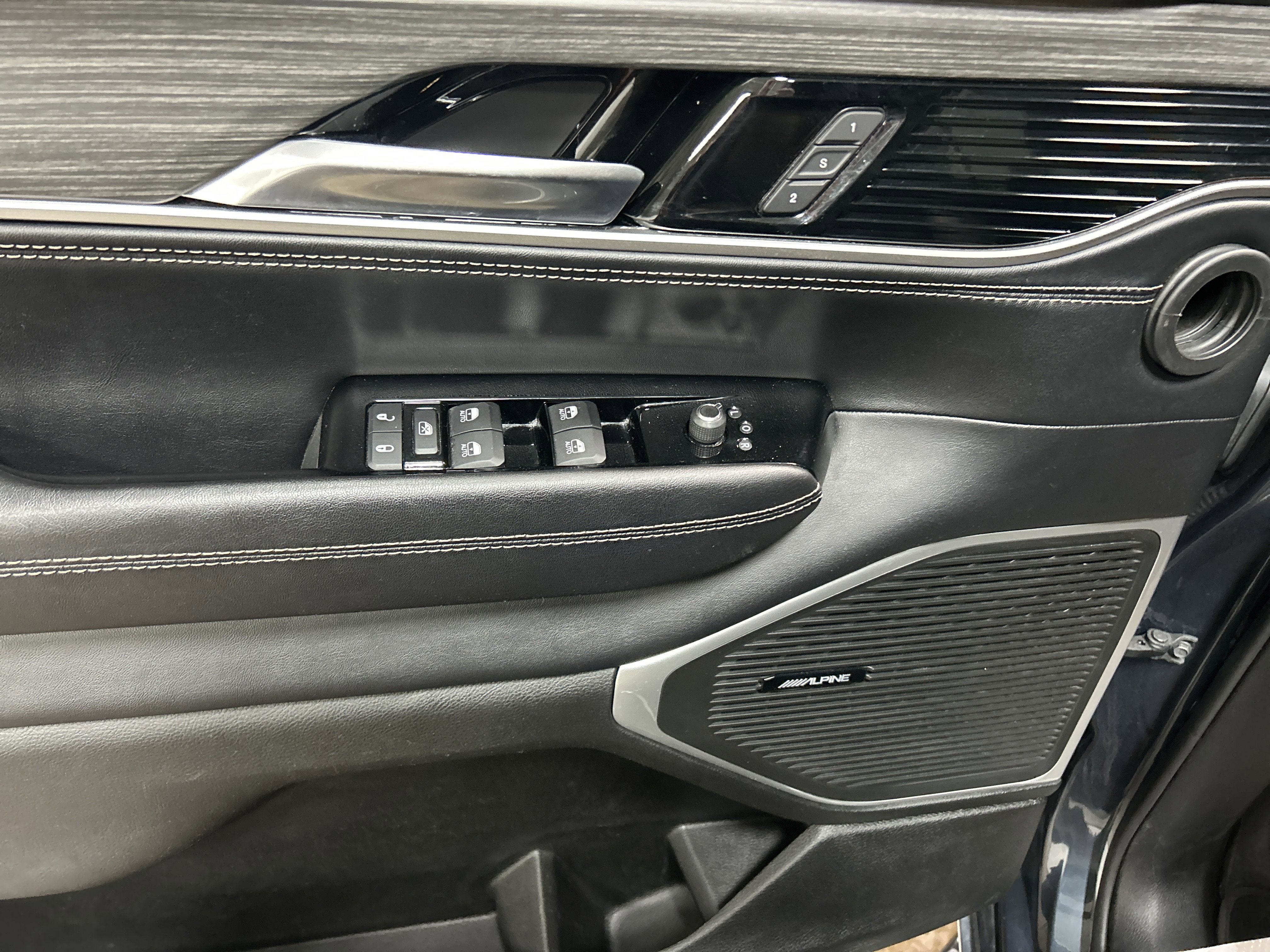 2023 Jeep Wagoneer L Series II