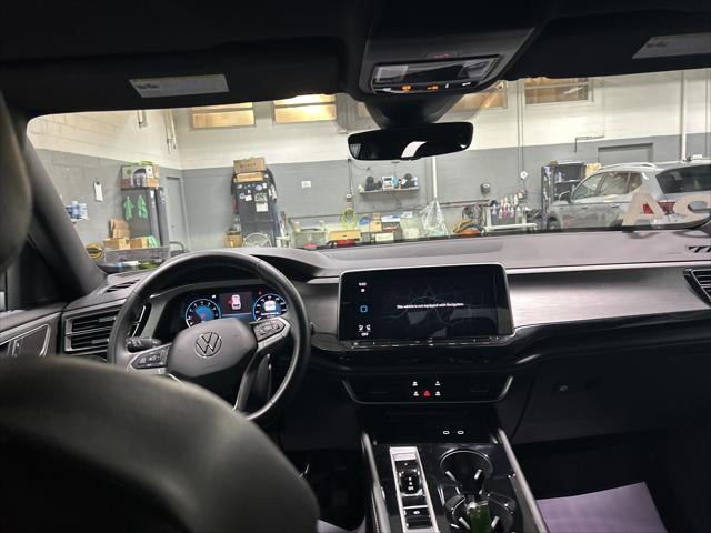 2024 Volkswagen Atlas Cross Sport 2.0T SE w/Technology