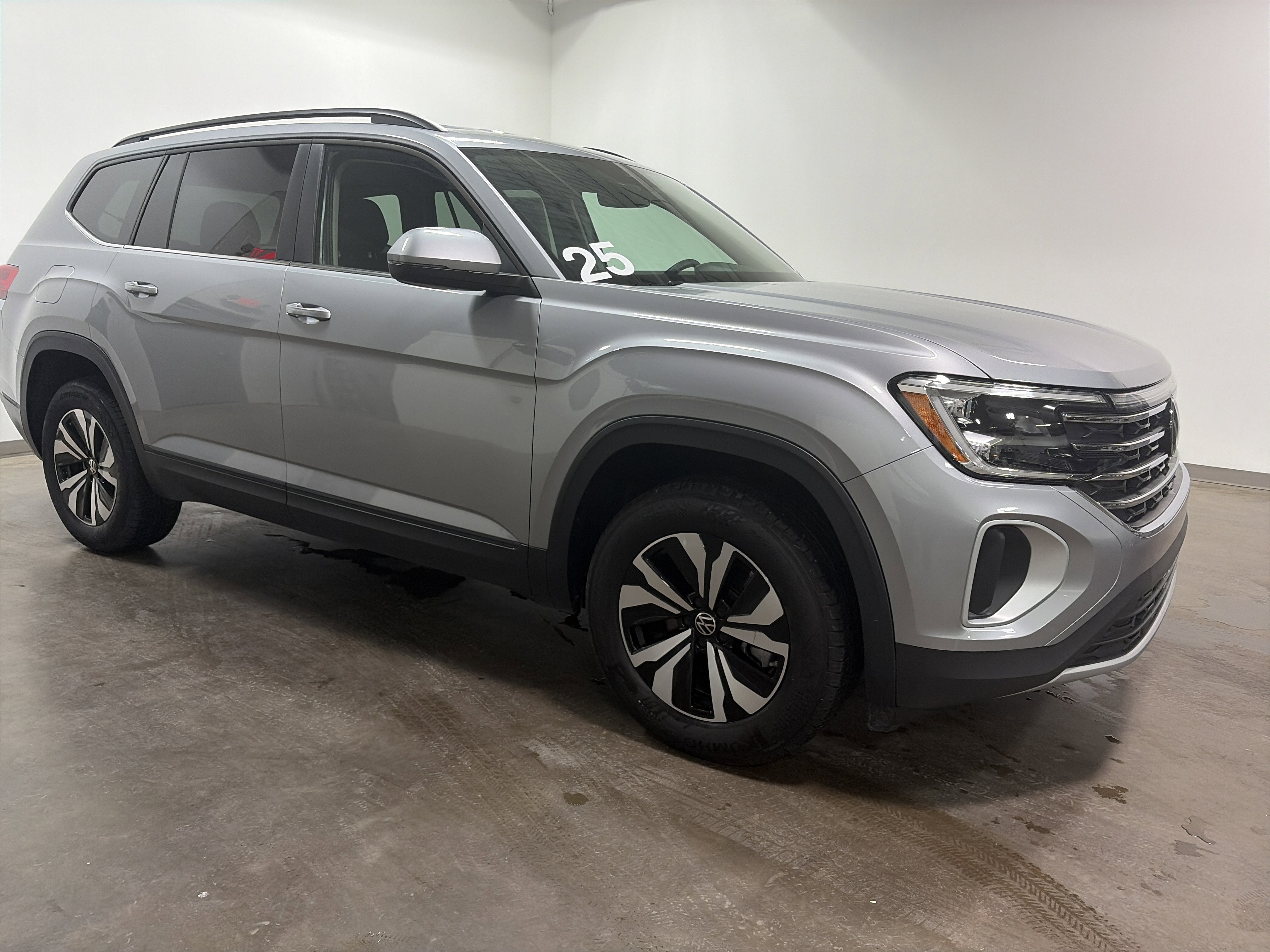 2025 Volkswagen Atlas 2.0T SE
