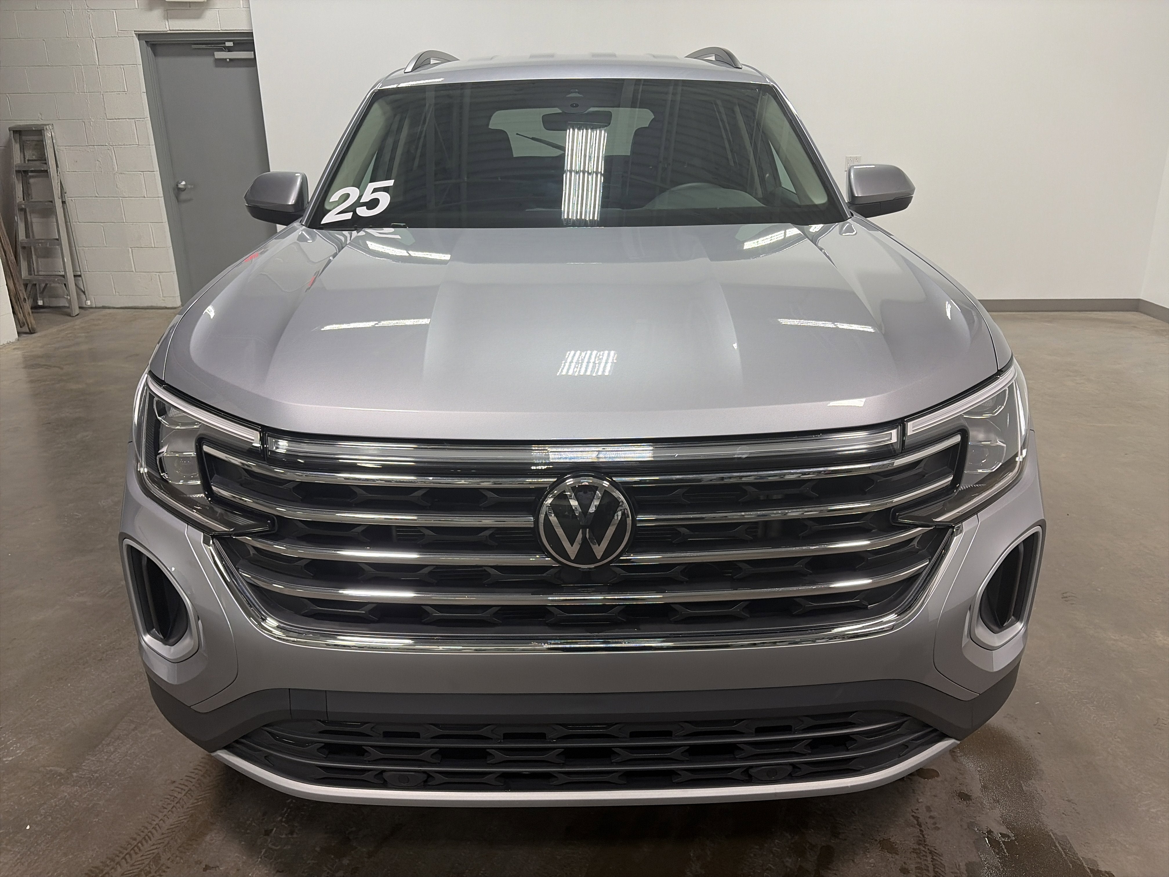 2025 Volkswagen Atlas 2.0T SE