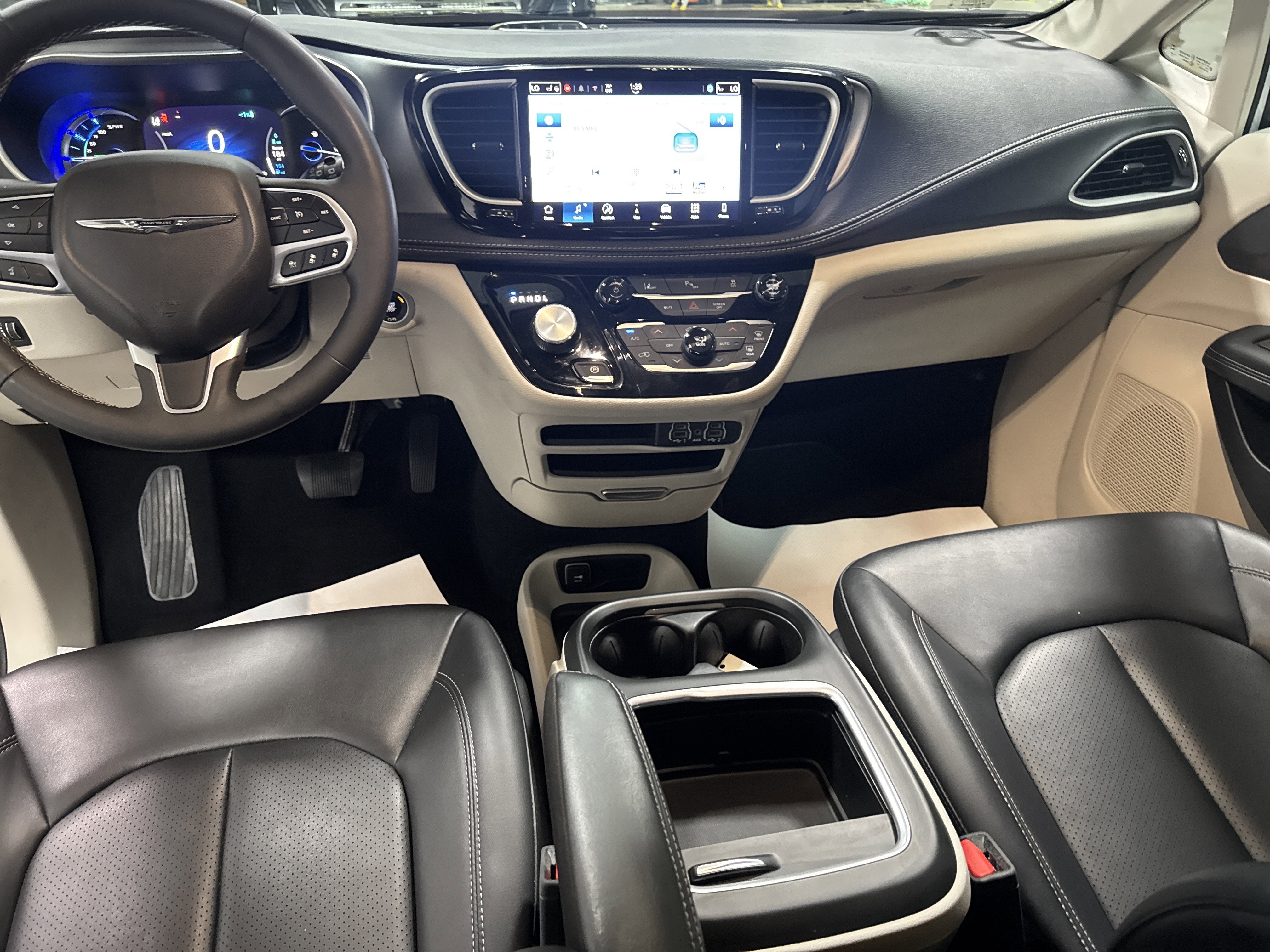 2024 Chrysler Pacifica Hybrid Select