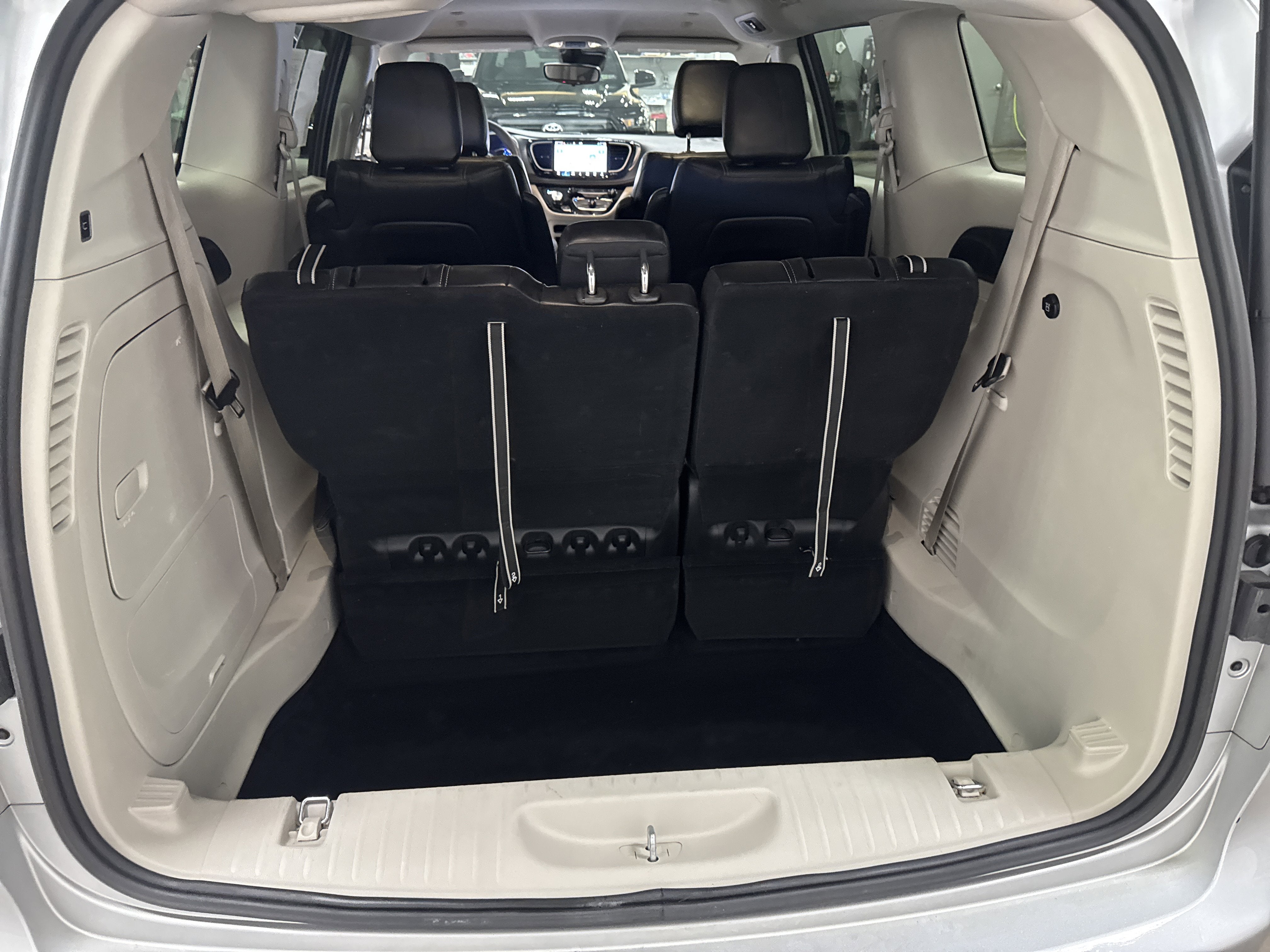 2024 Chrysler Pacifica Hybrid Select