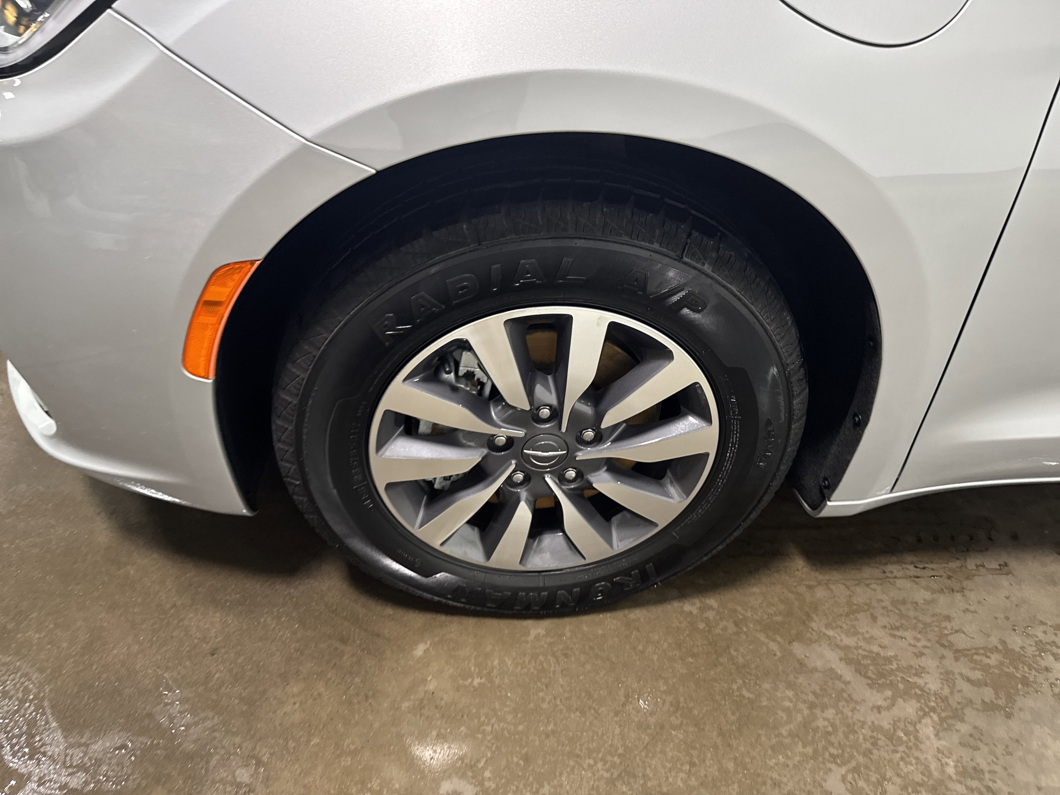 2024 Chrysler Pacifica Hybrid Select