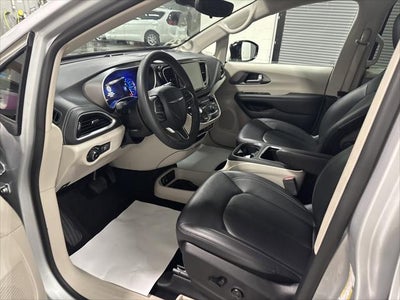2024 Chrysler Pacifica Hybrid Select