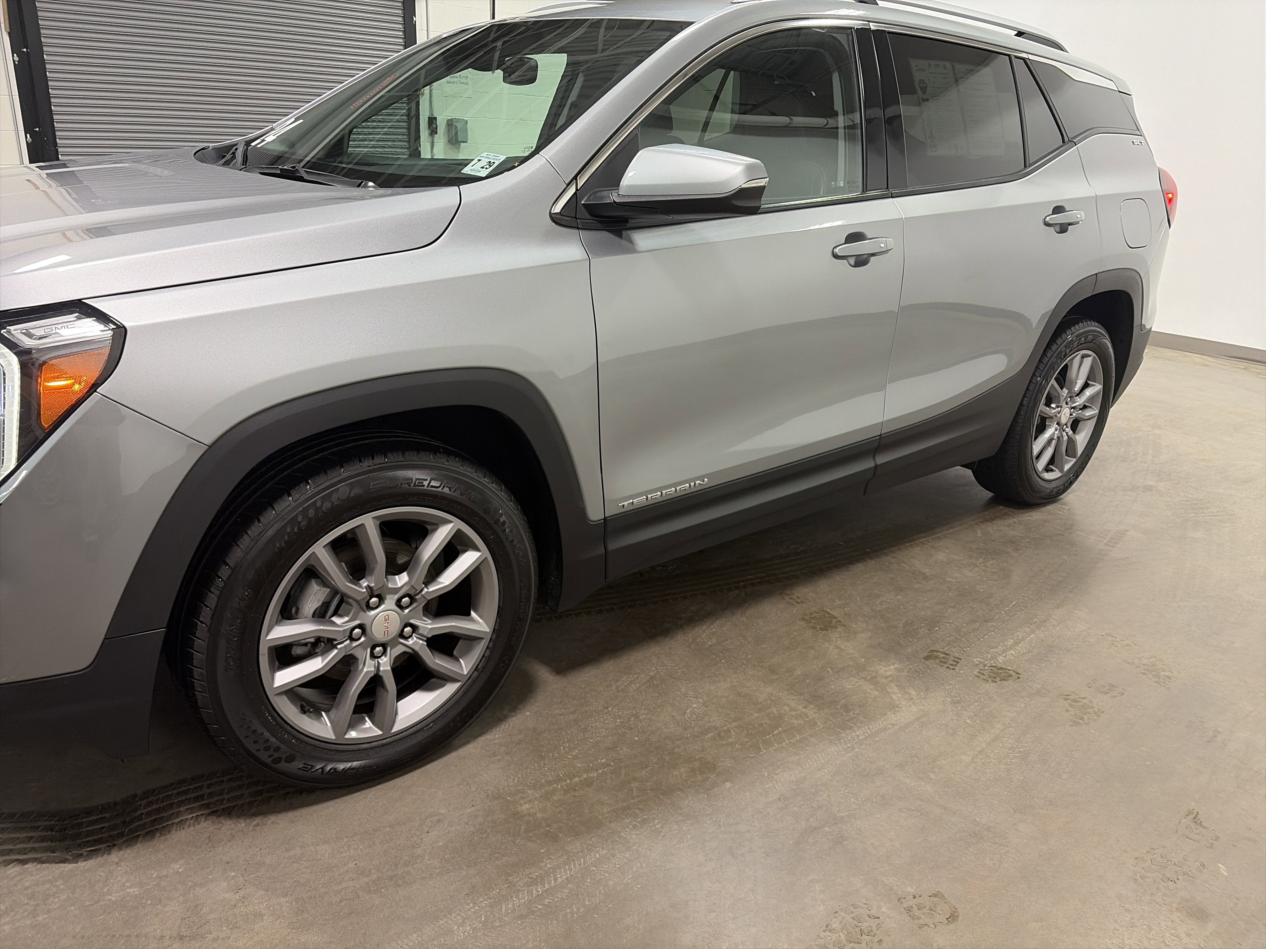 2024 GMC Terrain SLT