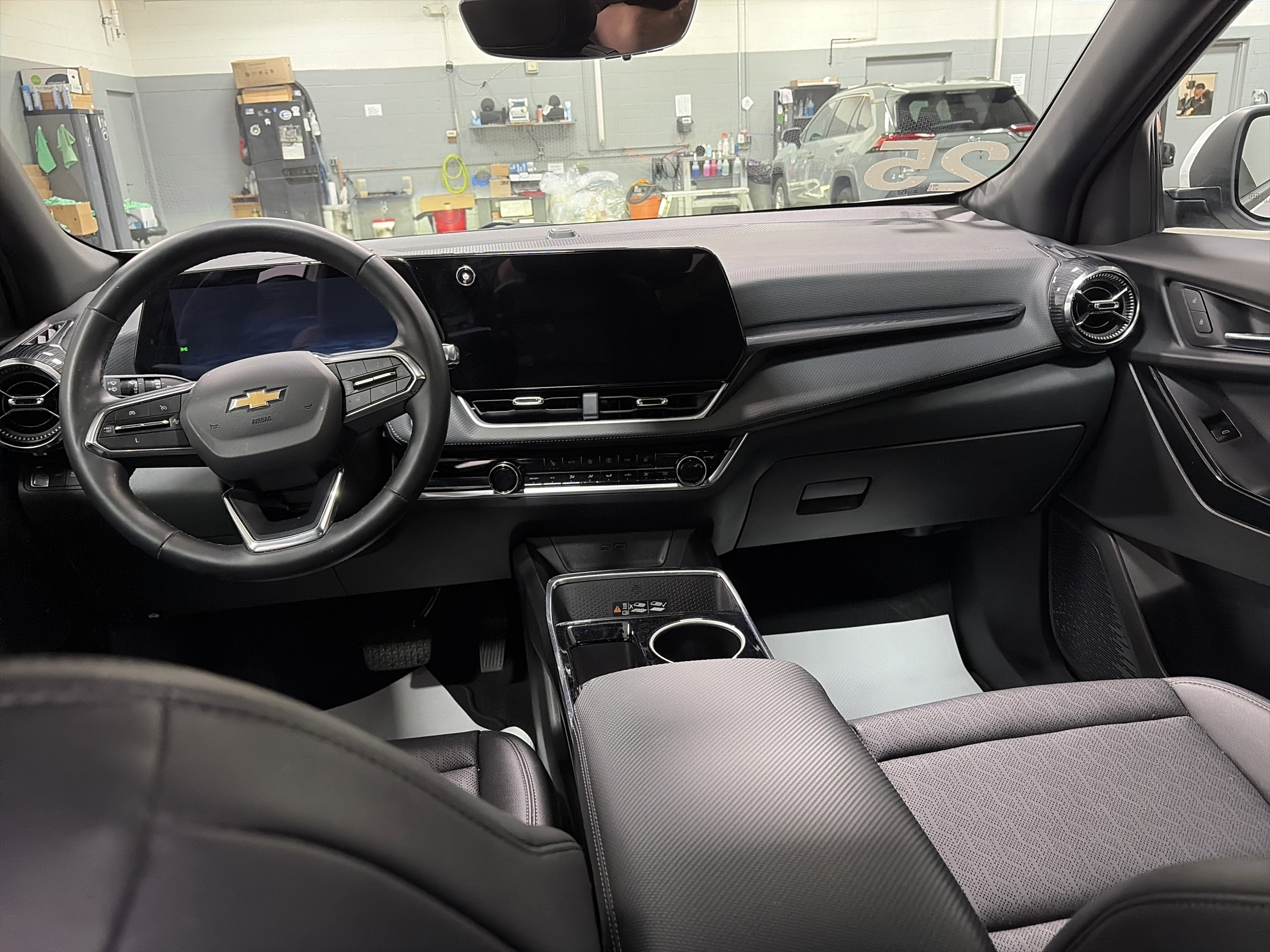 2025 Chevrolet Equinox AWD LT