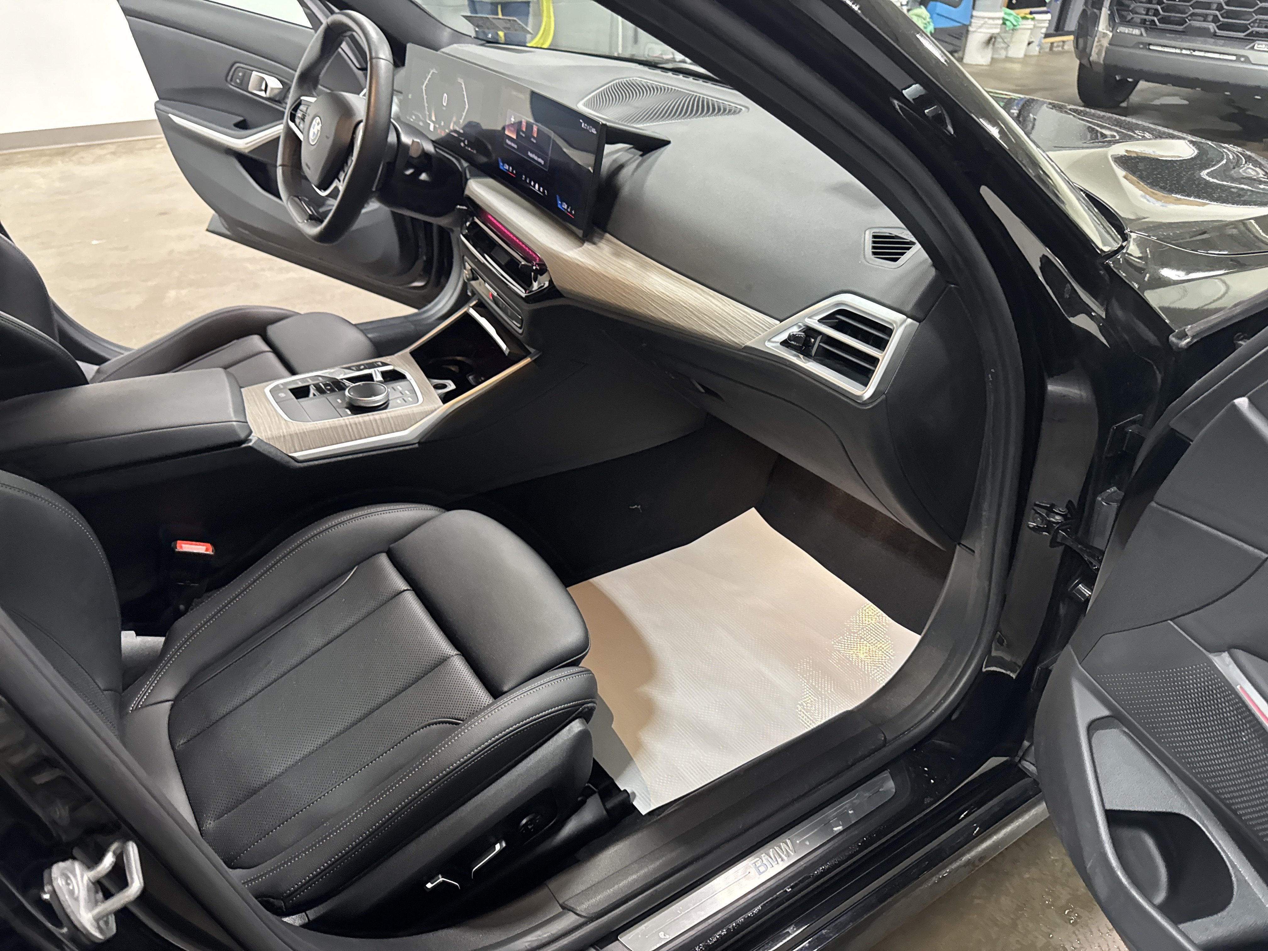 2025 BMW 3 Series 330i xDrive