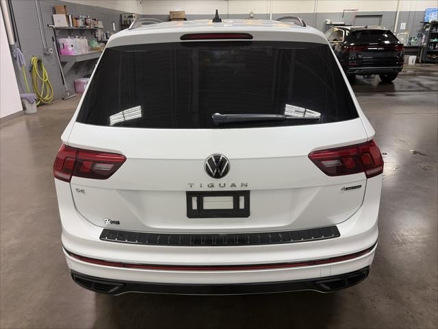 2024 Volkswagen Tiguan SE R-Line Black