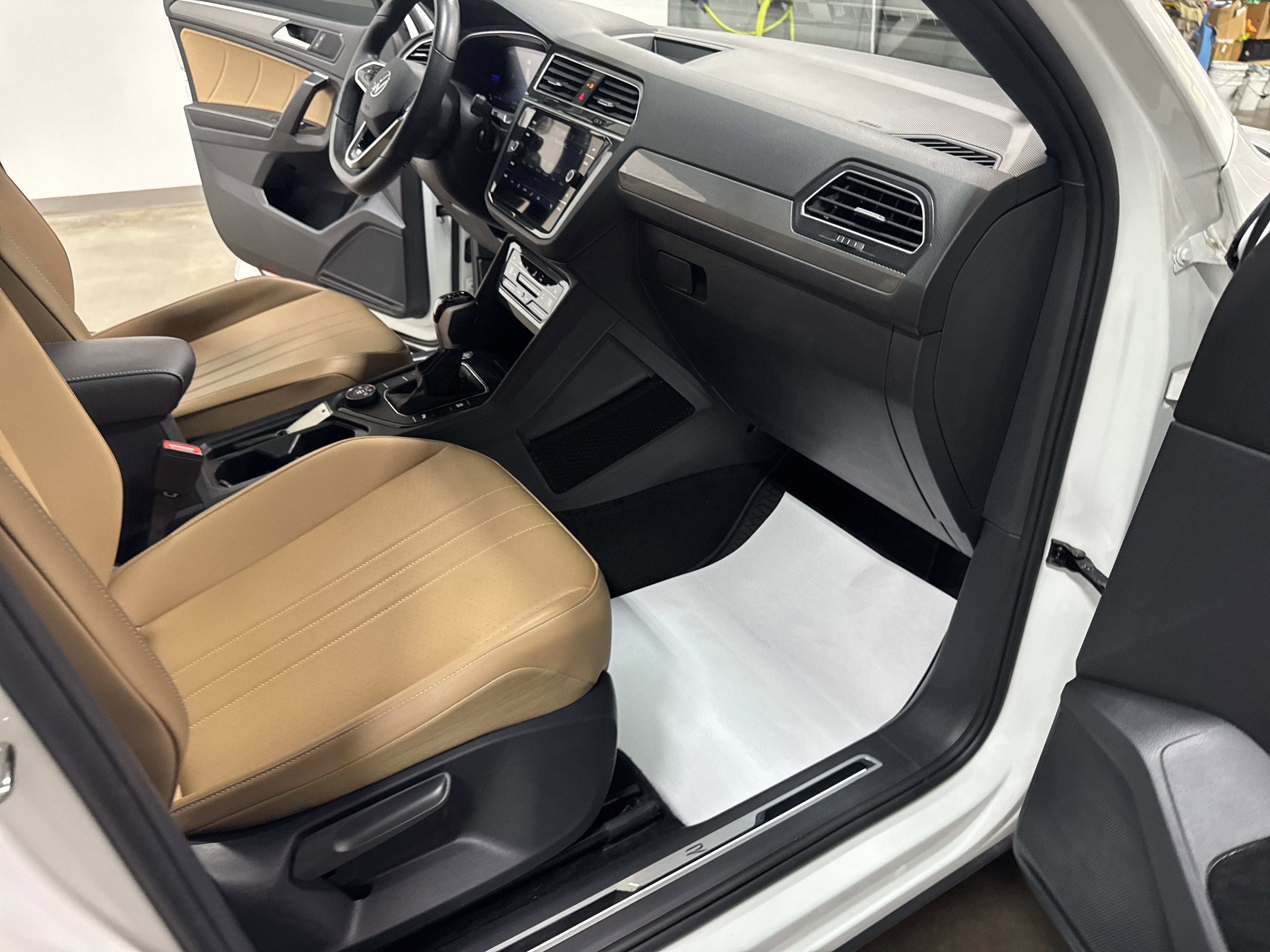 2024 Volkswagen Tiguan SE R-Line Black