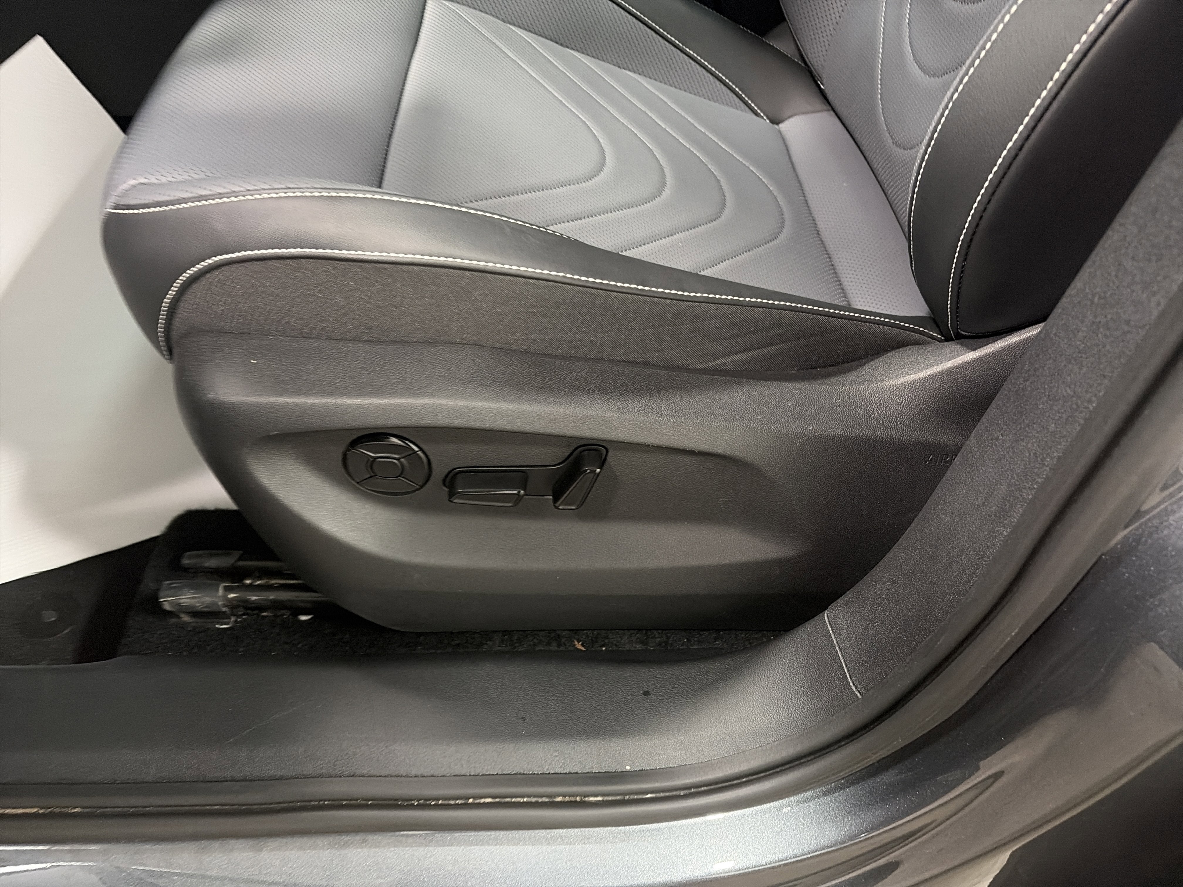 2025 Volkswagen Tiguan SE