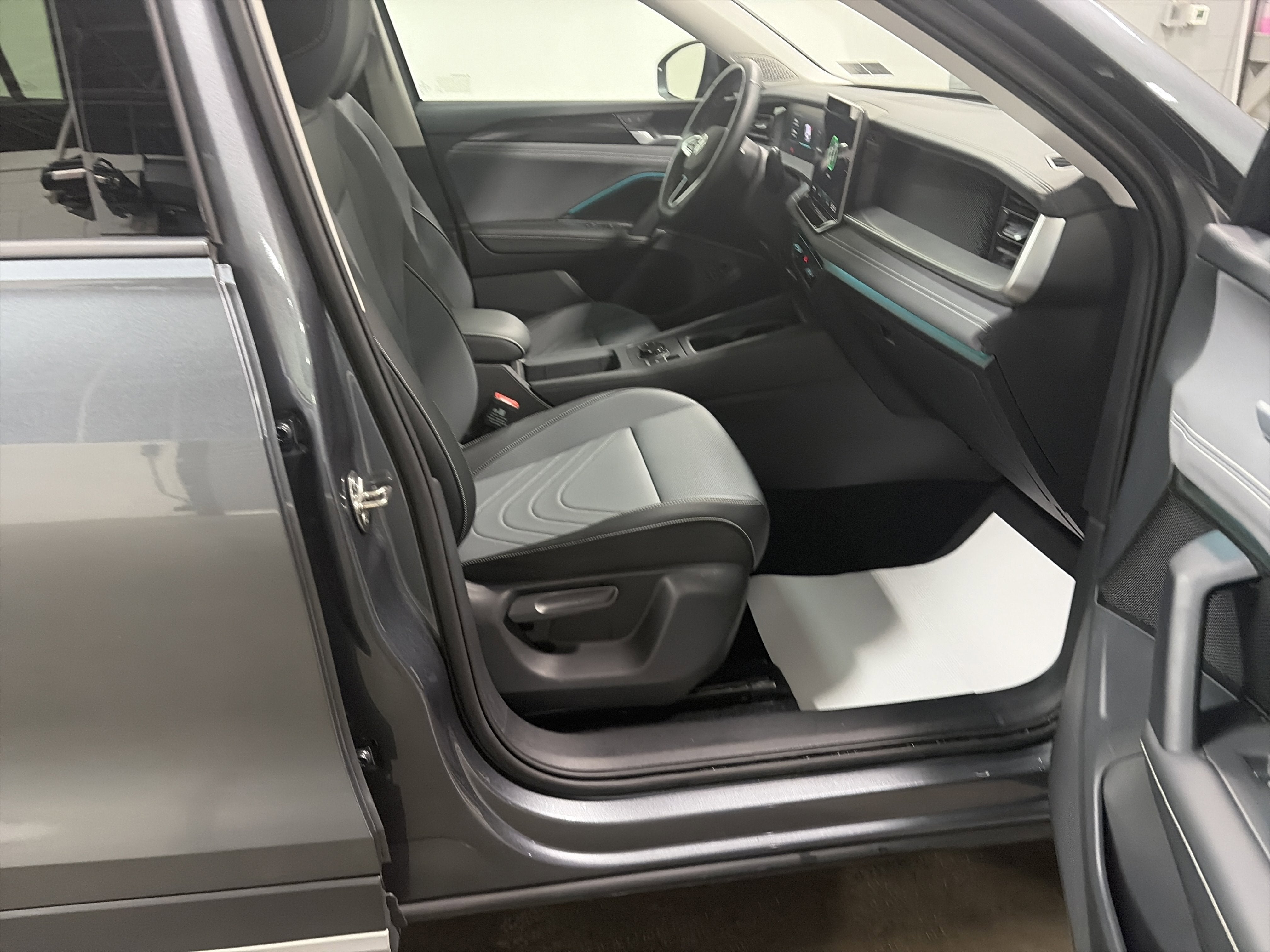 2025 Volkswagen Tiguan SE