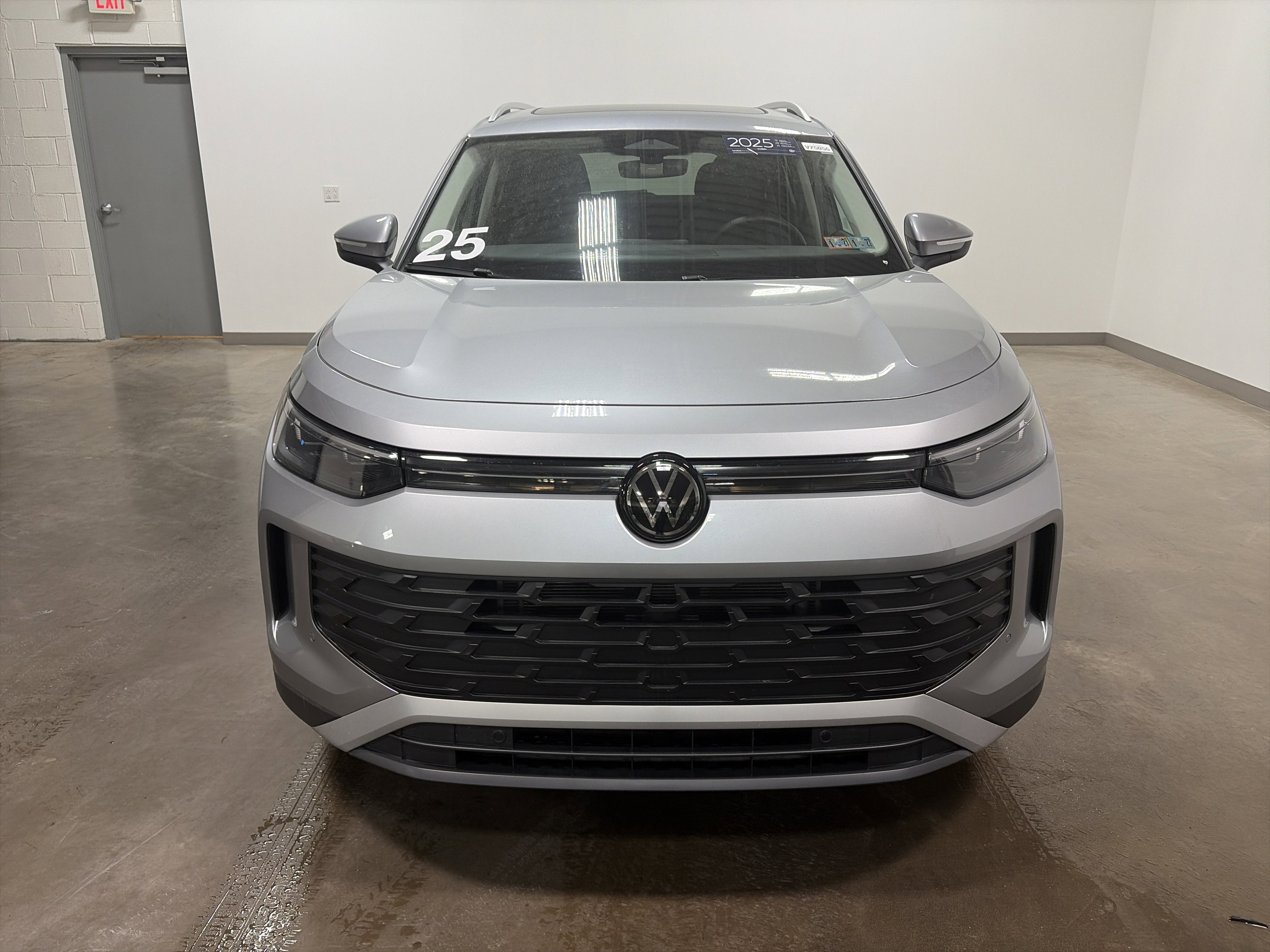 2025 Volkswagen Tiguan SE