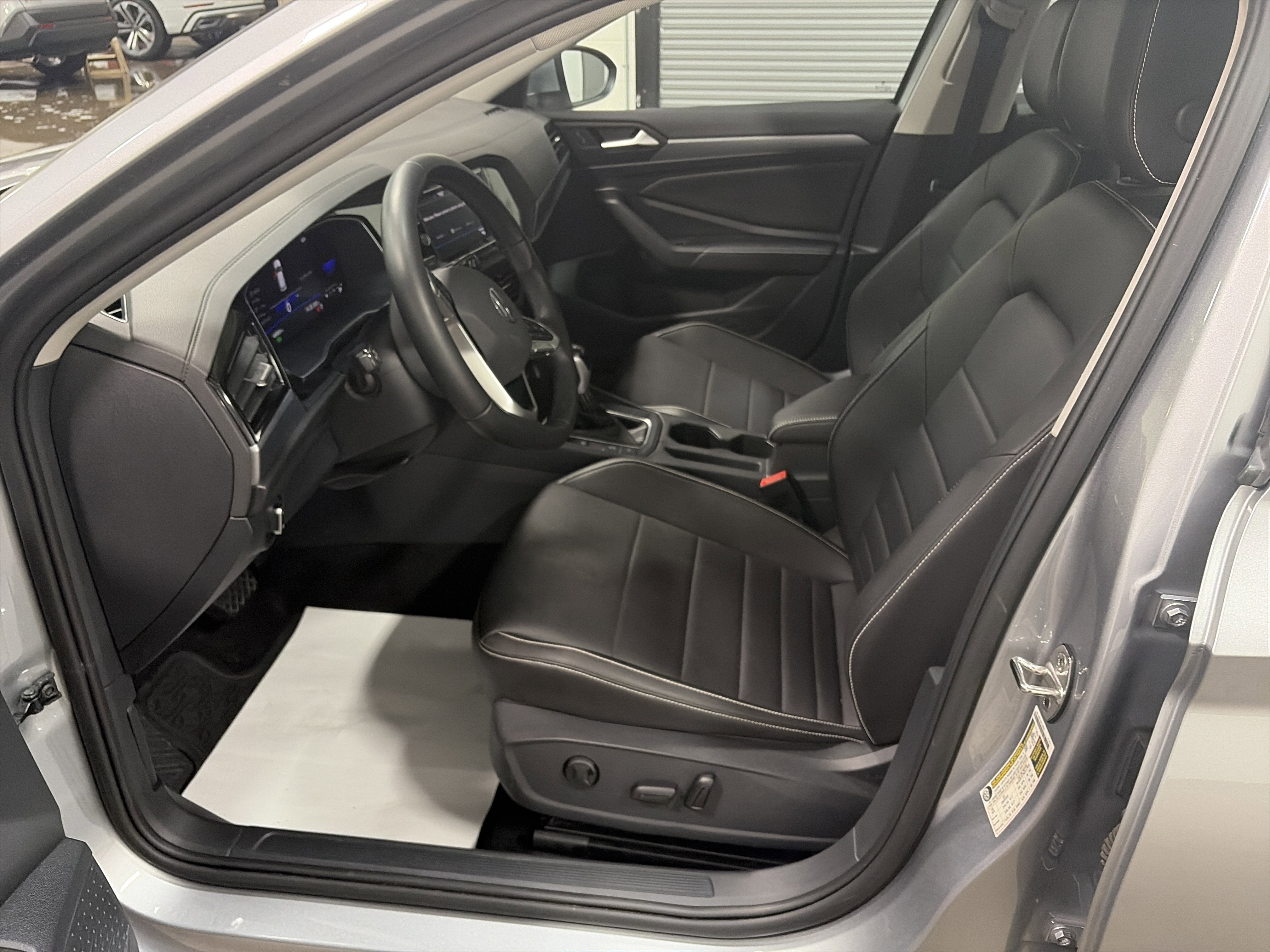 2023 Volkswagen Jetta SE