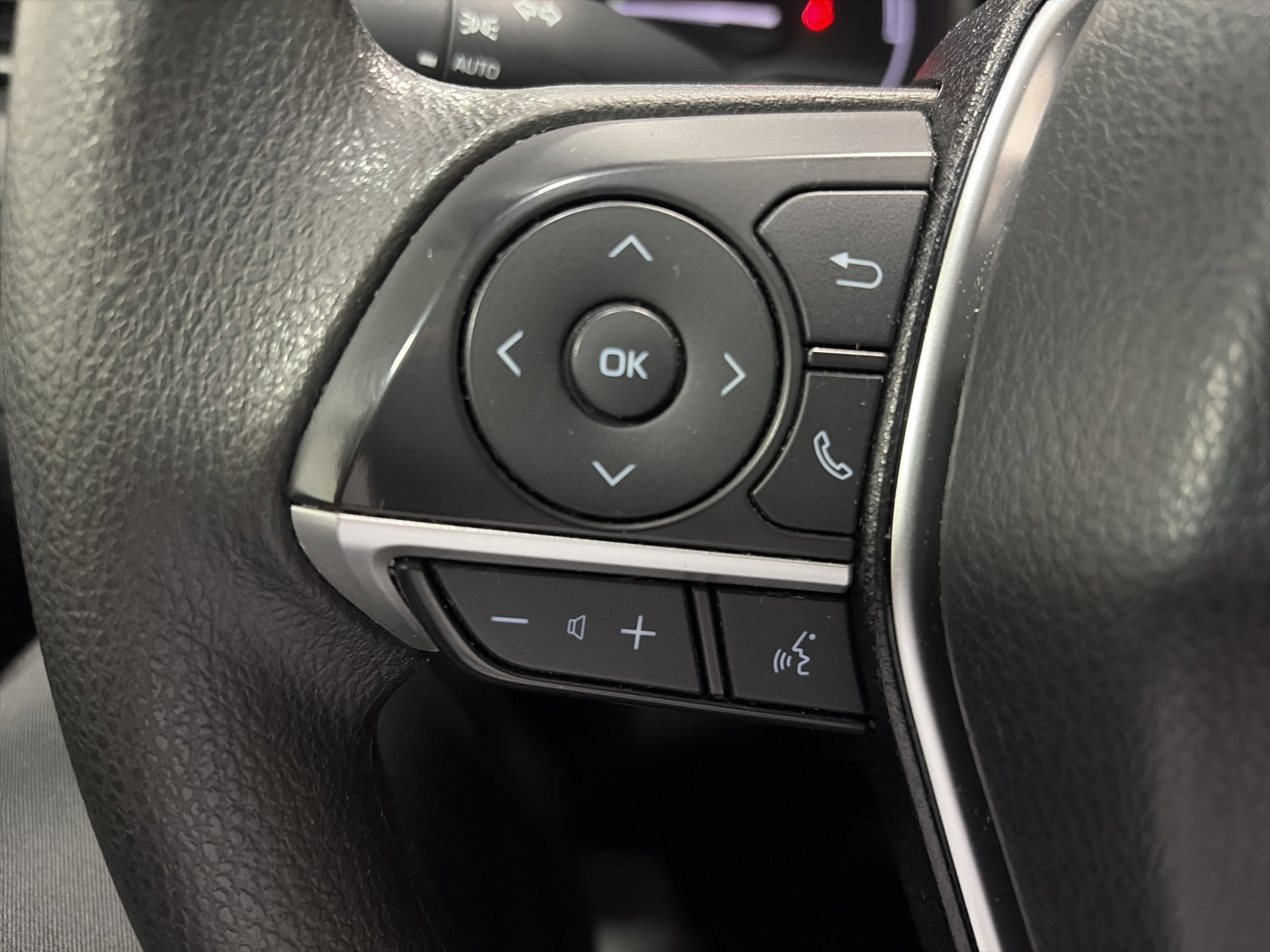 2023 Toyota Camry Hybrid LE