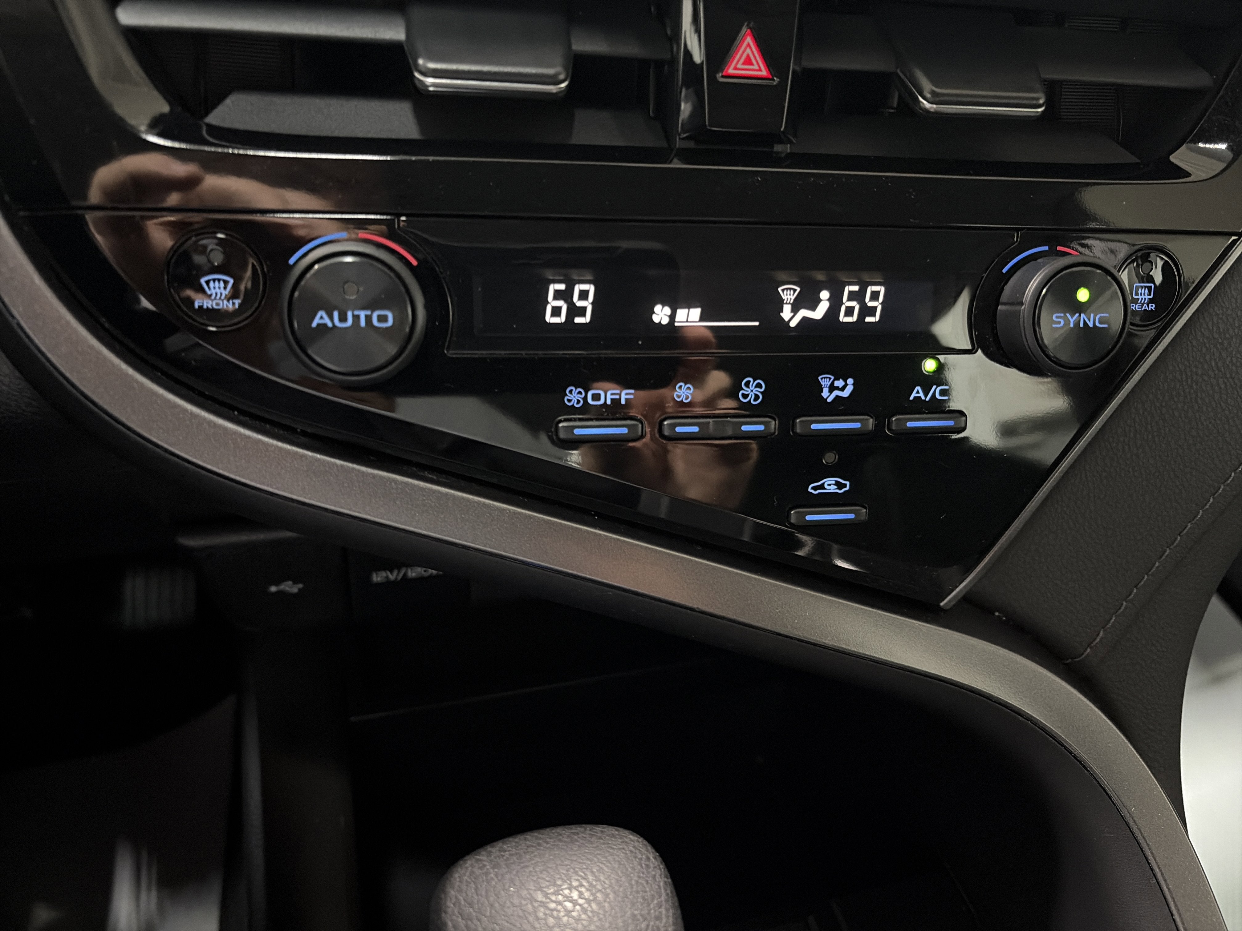 2023 Toyota Camry Hybrid LE