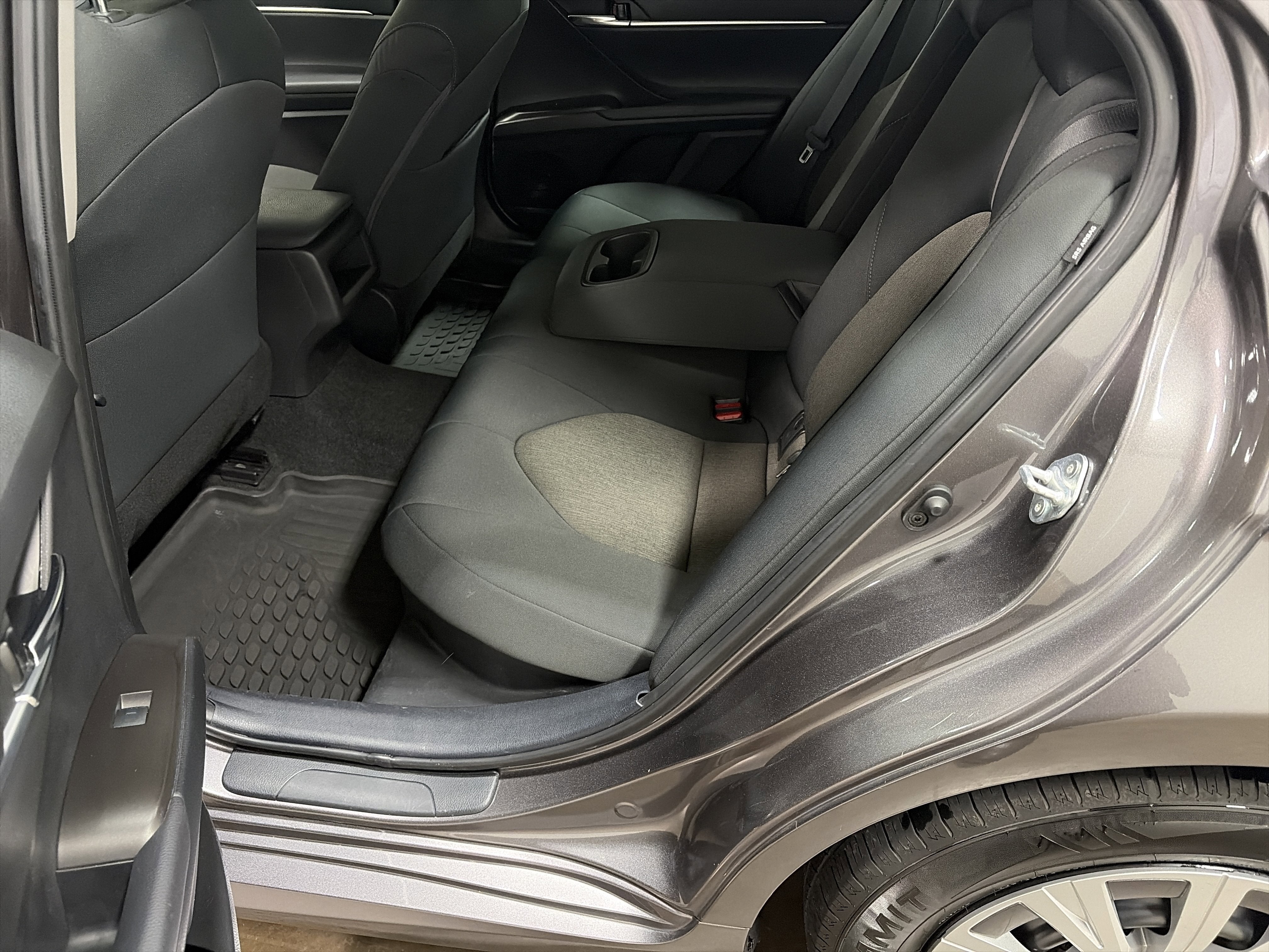 2023 Toyota Camry Hybrid LE