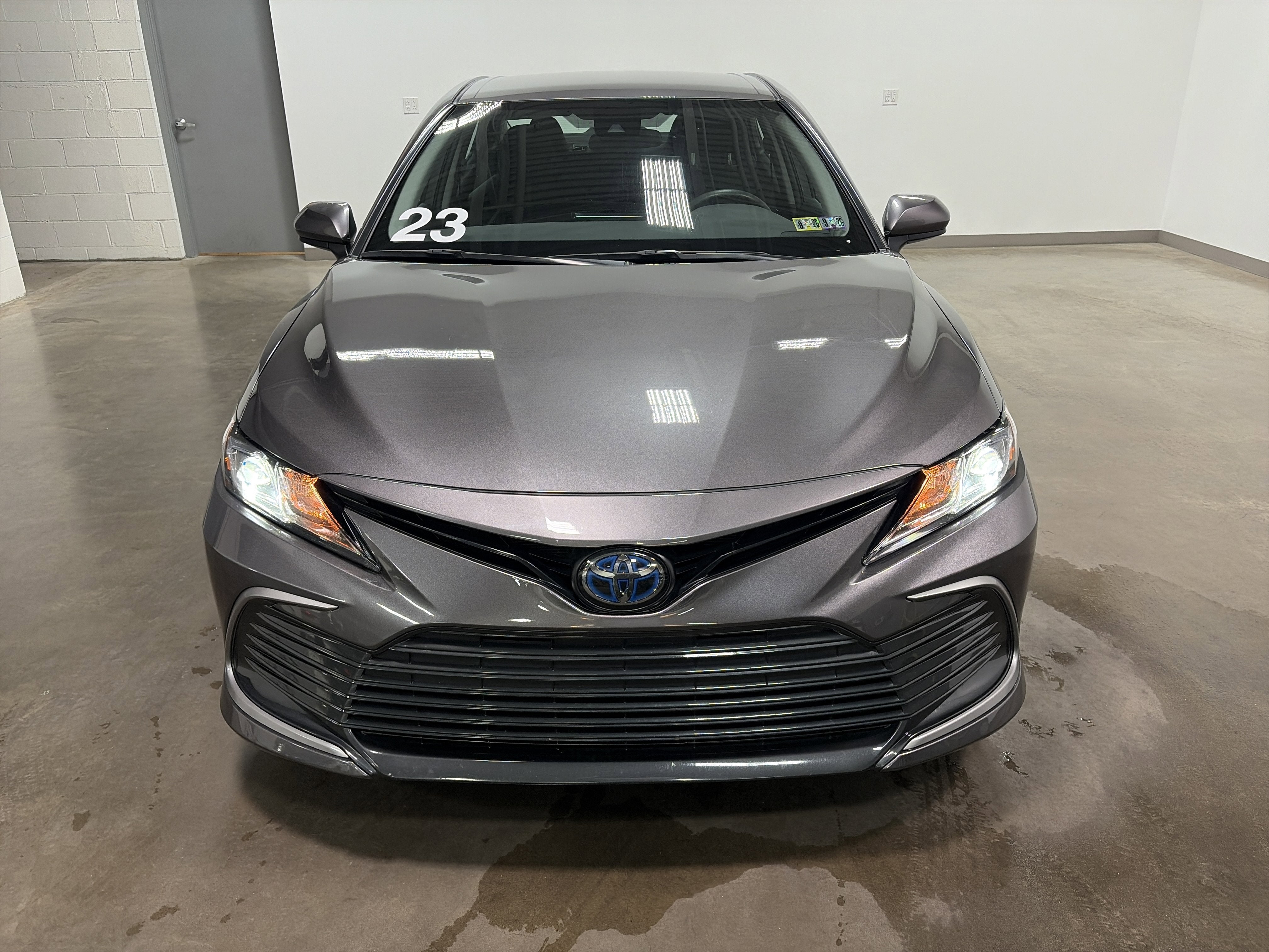 2023 Toyota Camry Hybrid LE