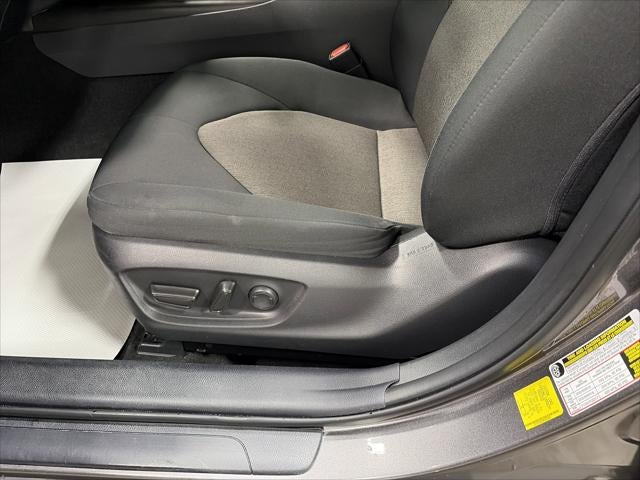 2023 Toyota Camry Hybrid LE