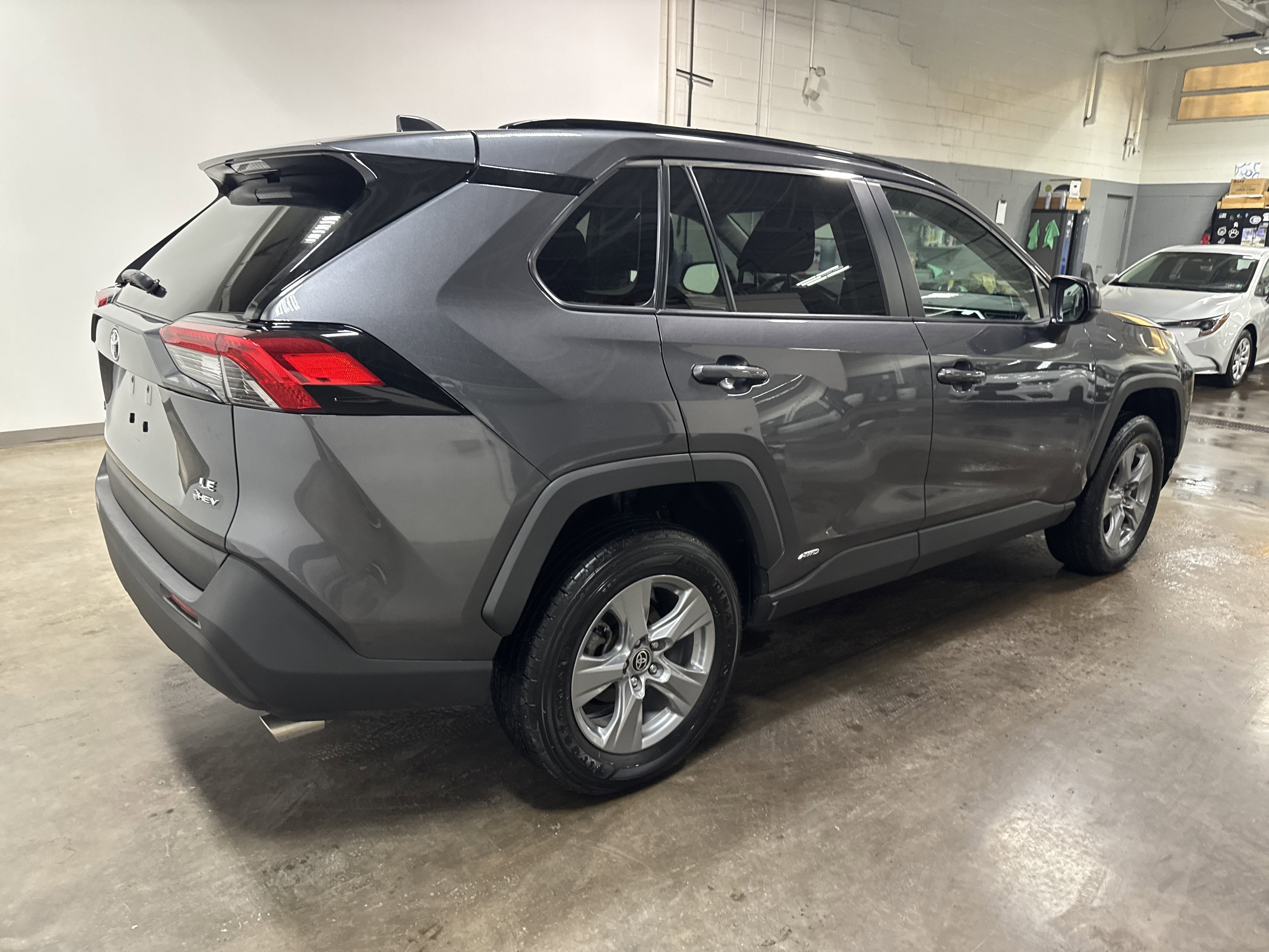 2025 Toyota RAV4 Hybrid LE