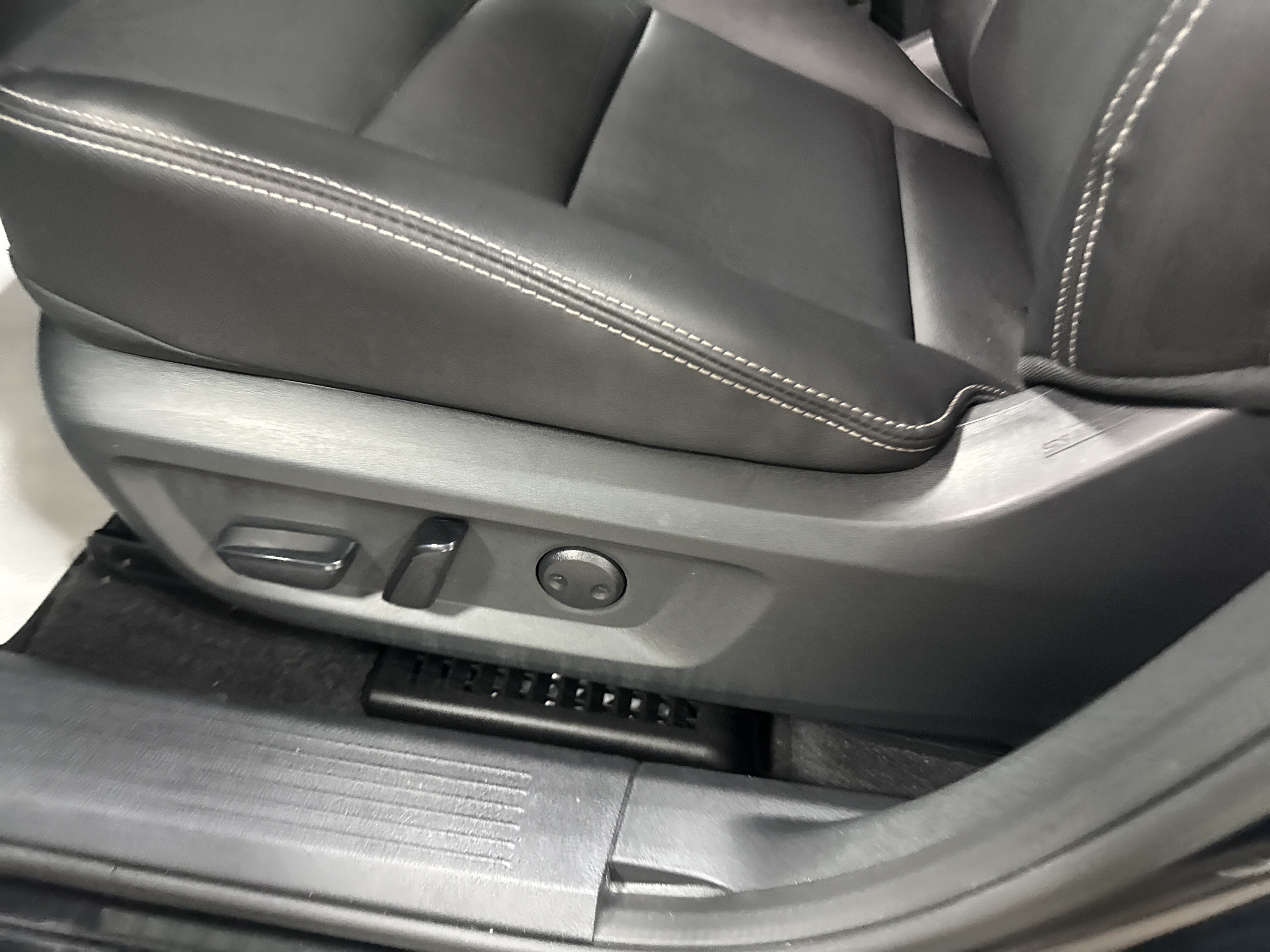 2026 Nissan Rogue SL