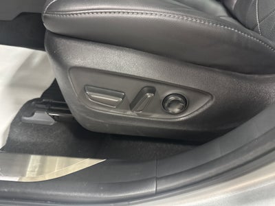 2023 Toyota Highlander Hybrid Platinum