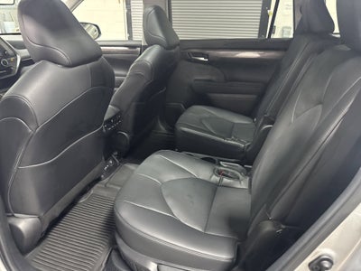 2023 Toyota Highlander Hybrid Platinum