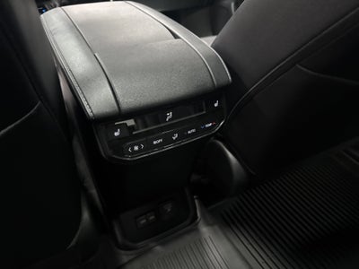 2023 Toyota Highlander Hybrid Platinum