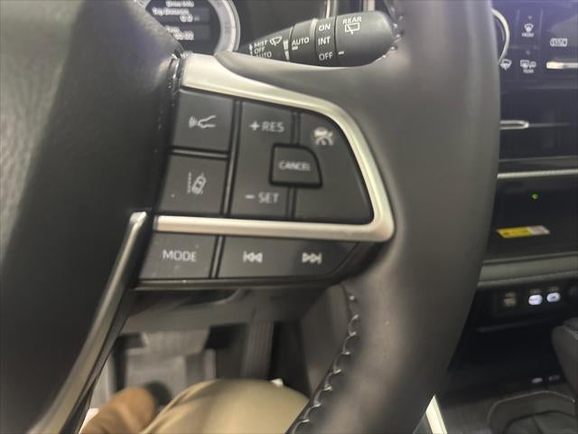 2023 Toyota Highlander Hybrid Platinum