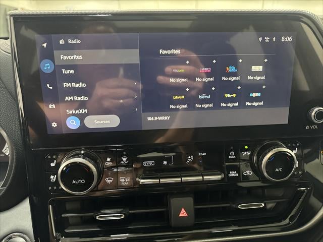 2023 Toyota Highlander Hybrid Platinum
