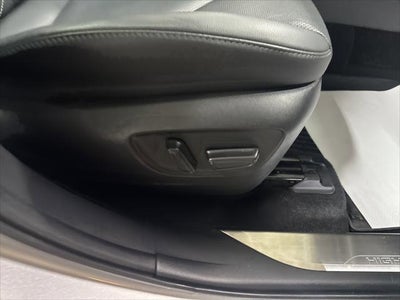 2023 Toyota Highlander Hybrid Platinum