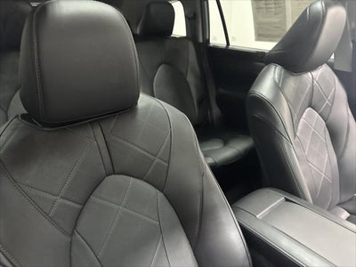2023 Toyota Highlander Hybrid Platinum