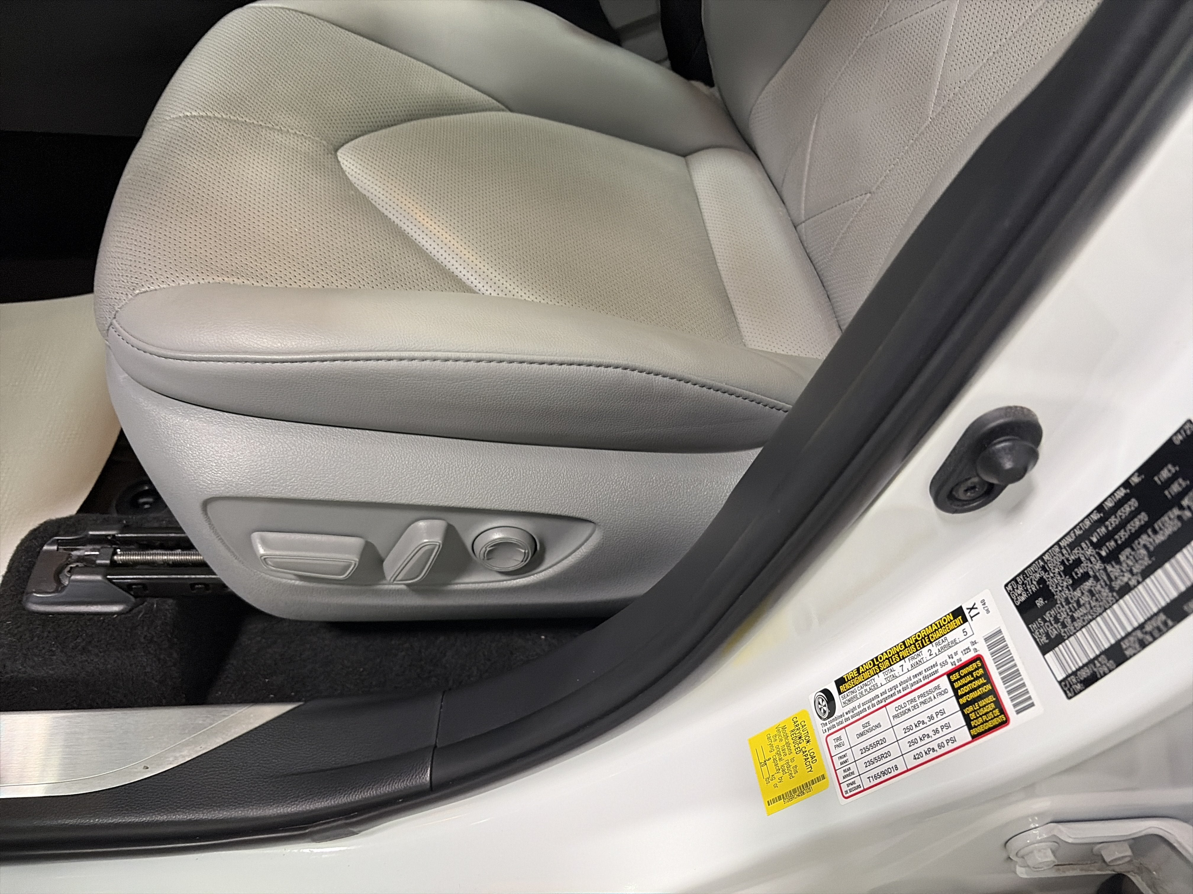 2025 Toyota Highlander Hybrid Platinum